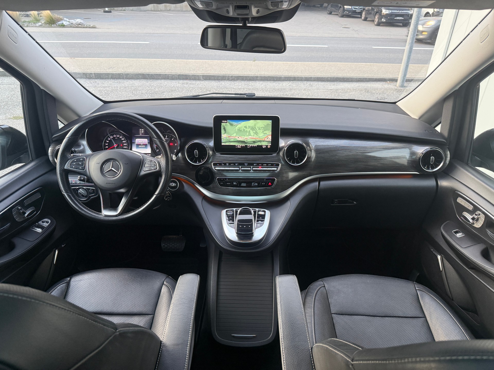 MERCEDES-BENZ V 250 d lang Exclusive 4Matic 9G-Tronic-image-19