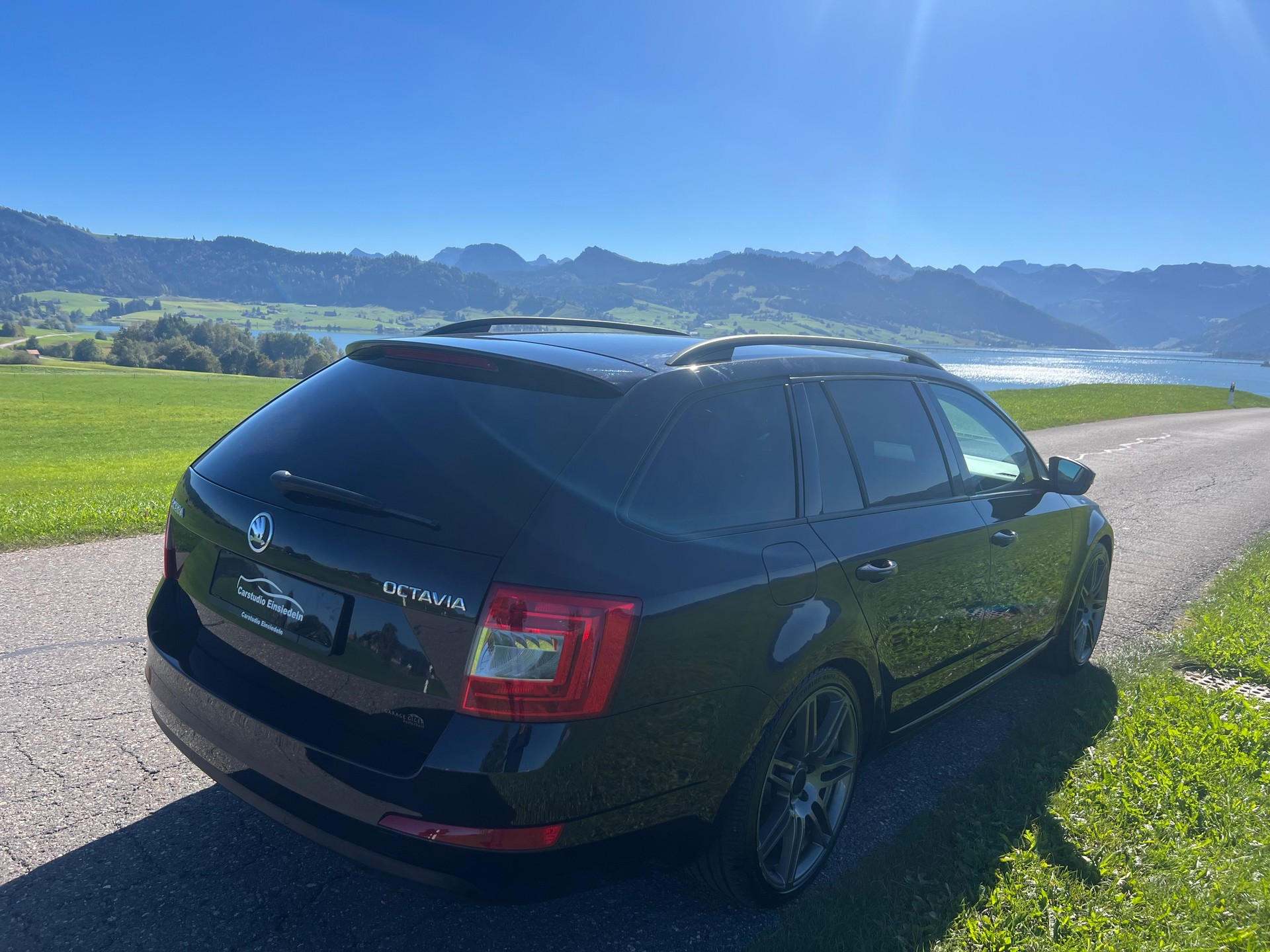 SKODA Octavia Combi 1.4 TSI Ambition-image-5