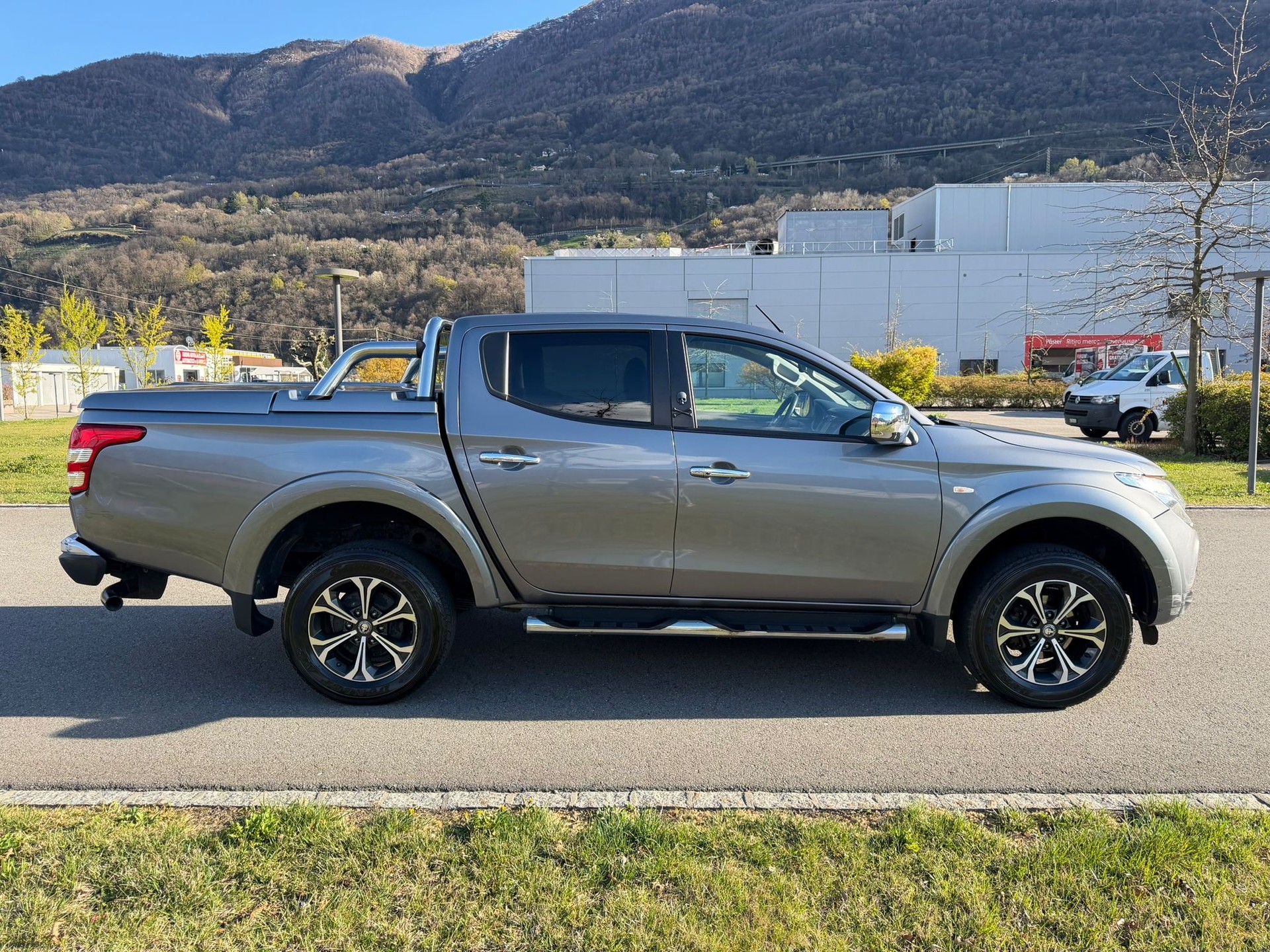 FIAT Fullback LX 2.4 MJ DC Swiss 4WD-image-6