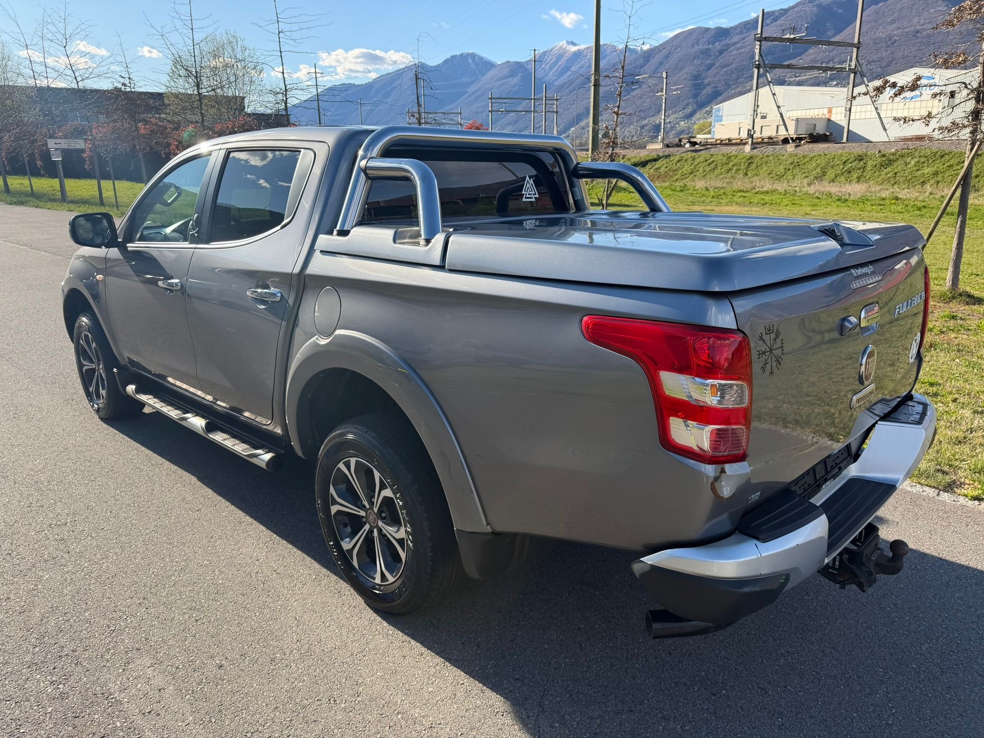 FIAT Fullback LX 2.4 MJ DC Swiss 4WD-image-3