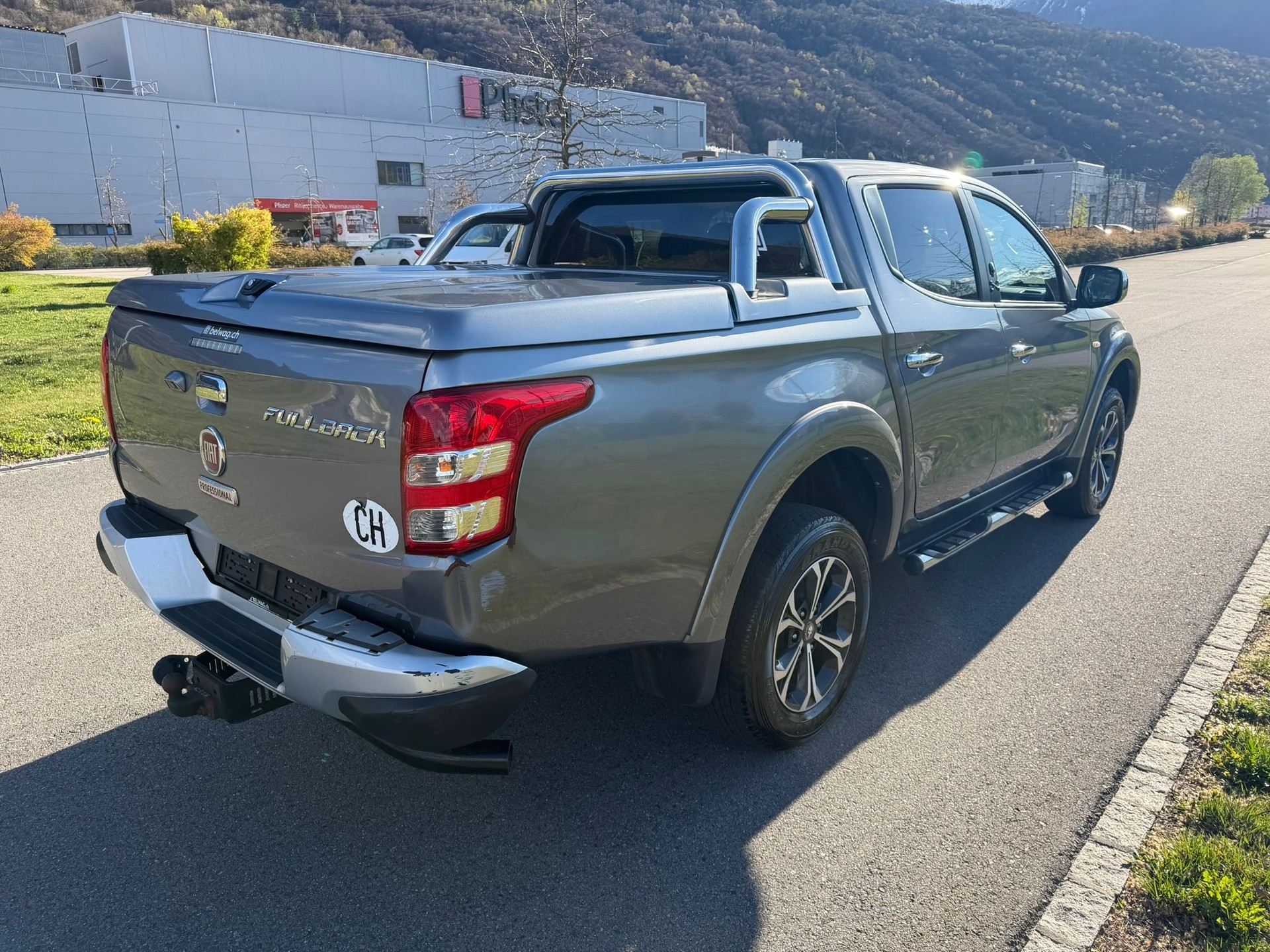 FIAT Fullback LX 2.4 MJ DC Swiss 4WD-image-2