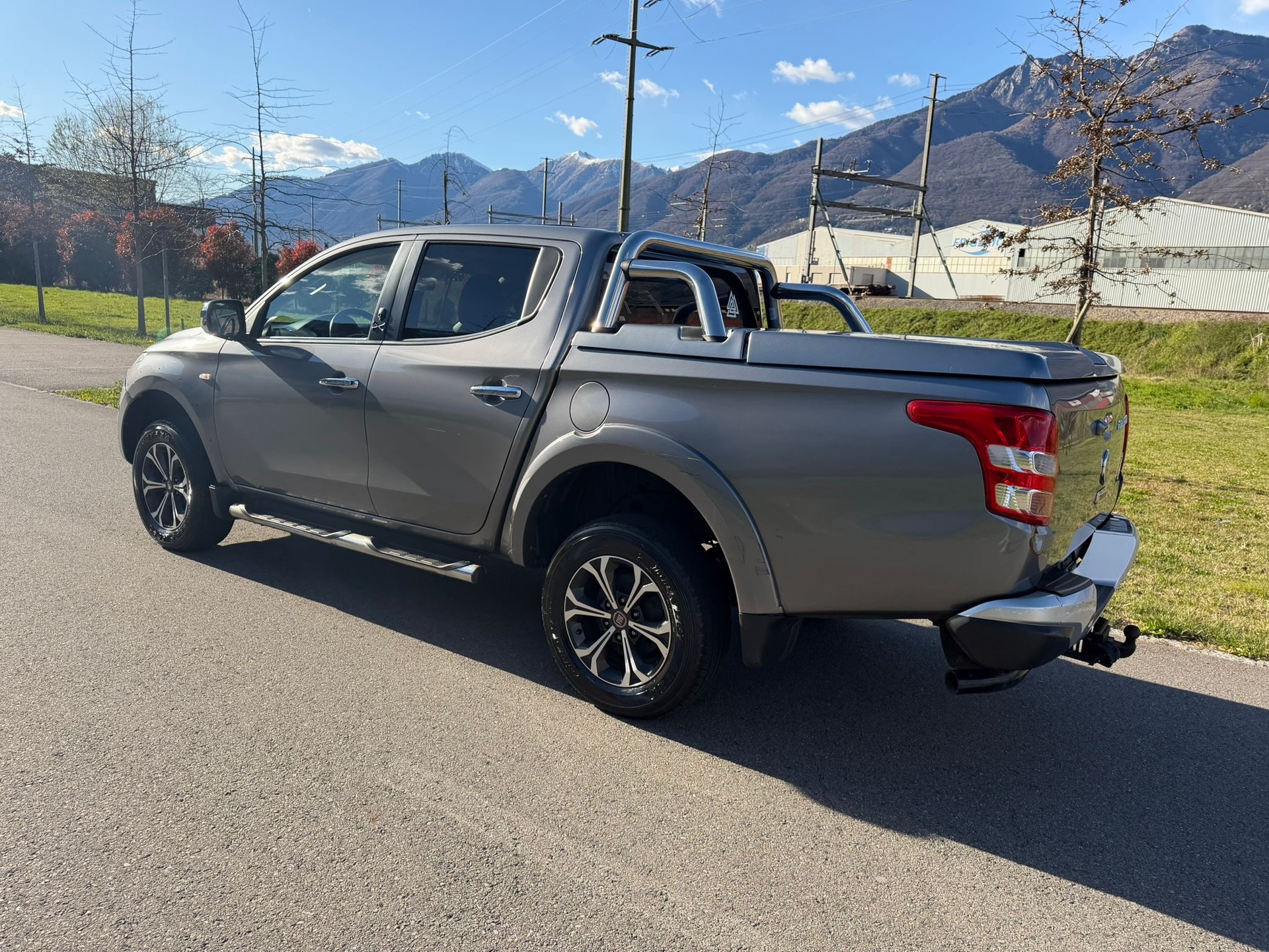 FIAT Fullback LX 2.4 MJ DC Swiss 4WD-image-4