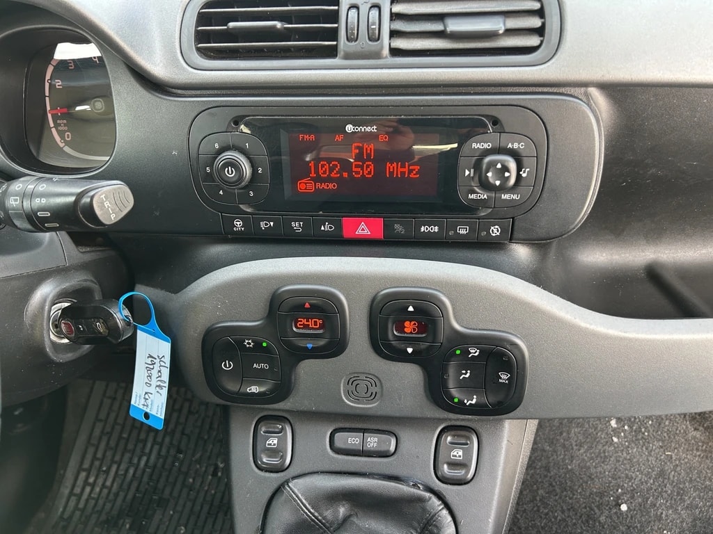 FIAT Panda 0.9 Twinair Turbo Lounge-image-13