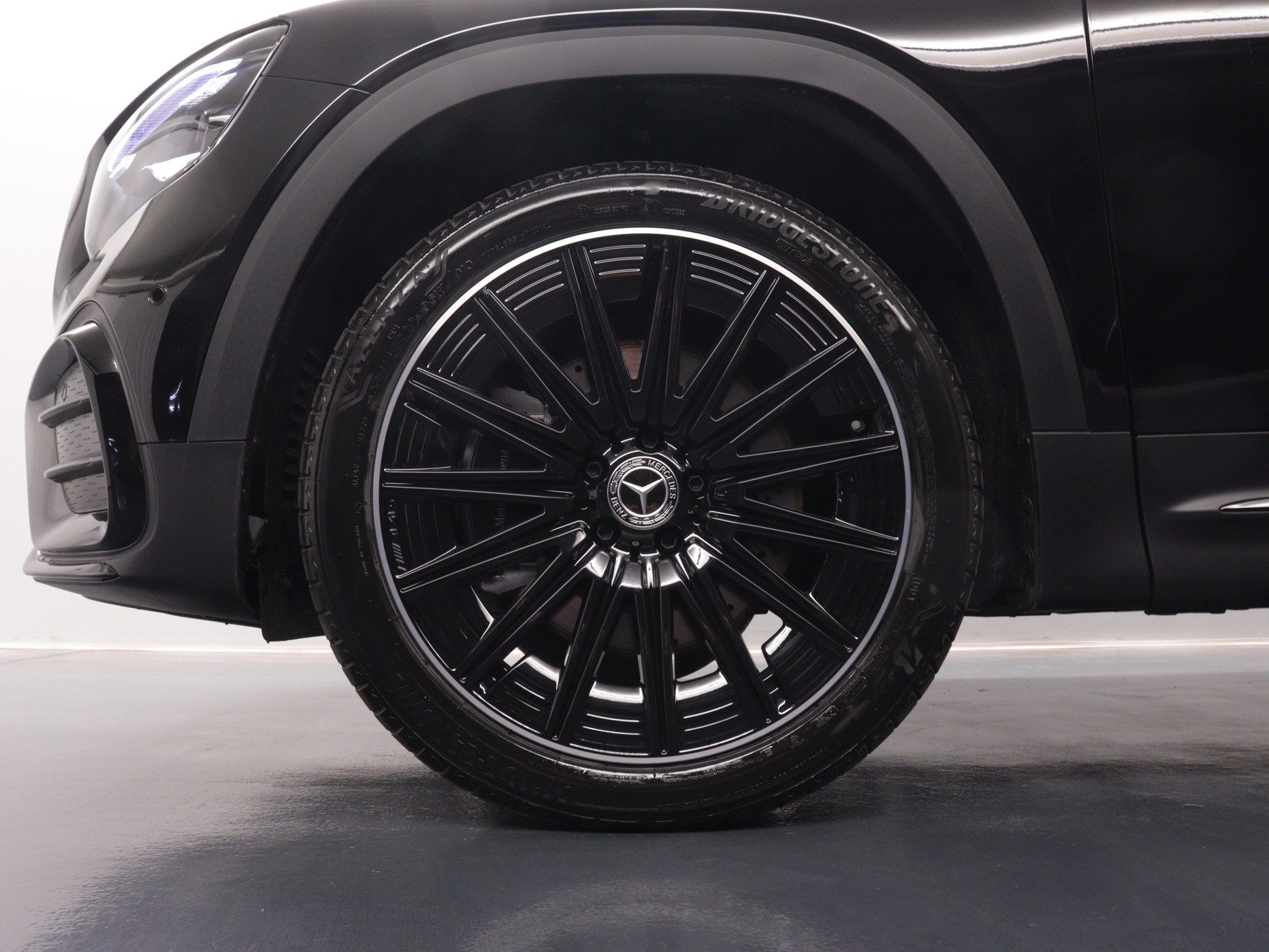 MERCEDES-BENZ GLB 220 d AMG Line 4matic-image-14