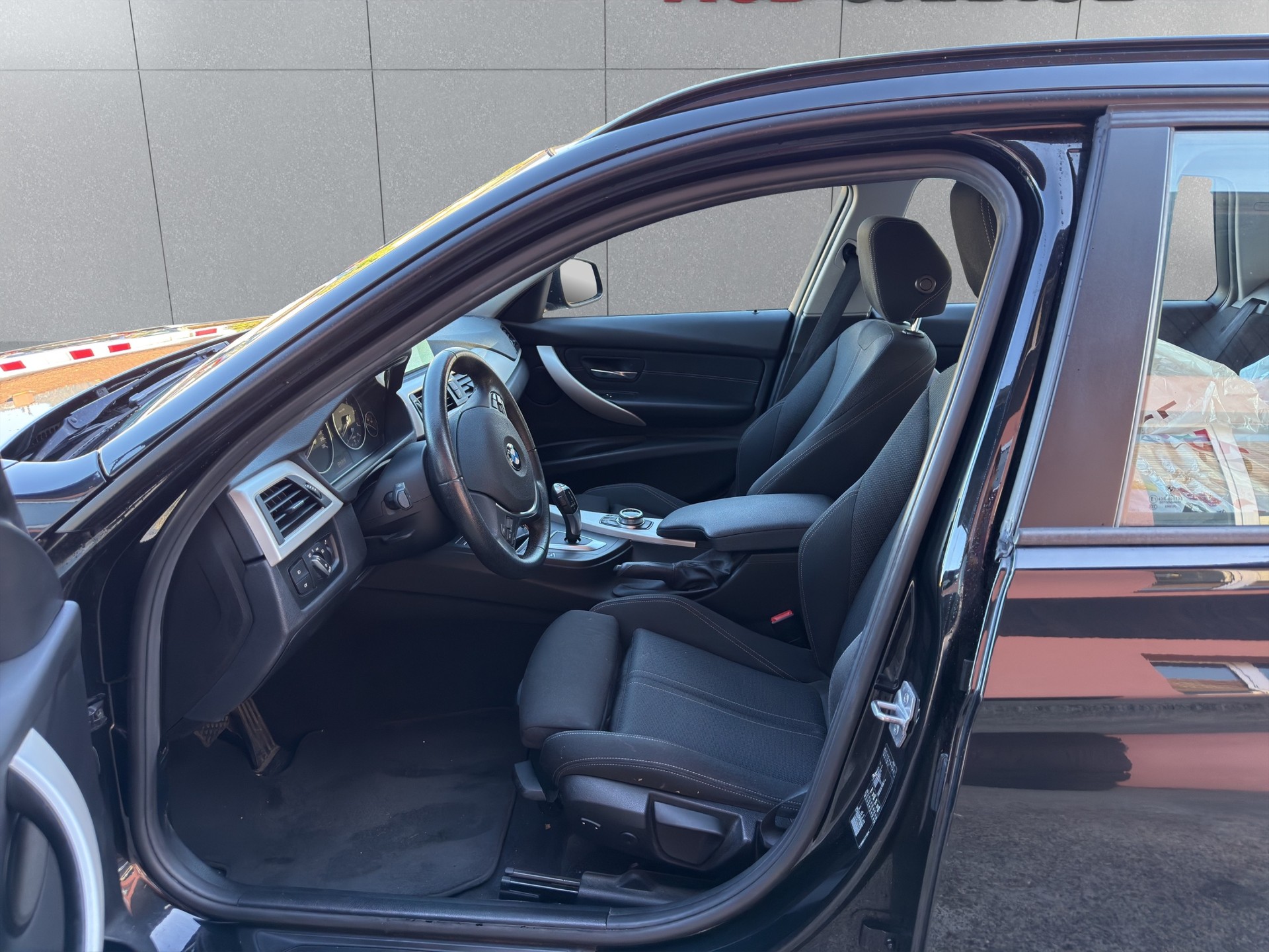 BMW 316d Touring Business Steptronic-image-8