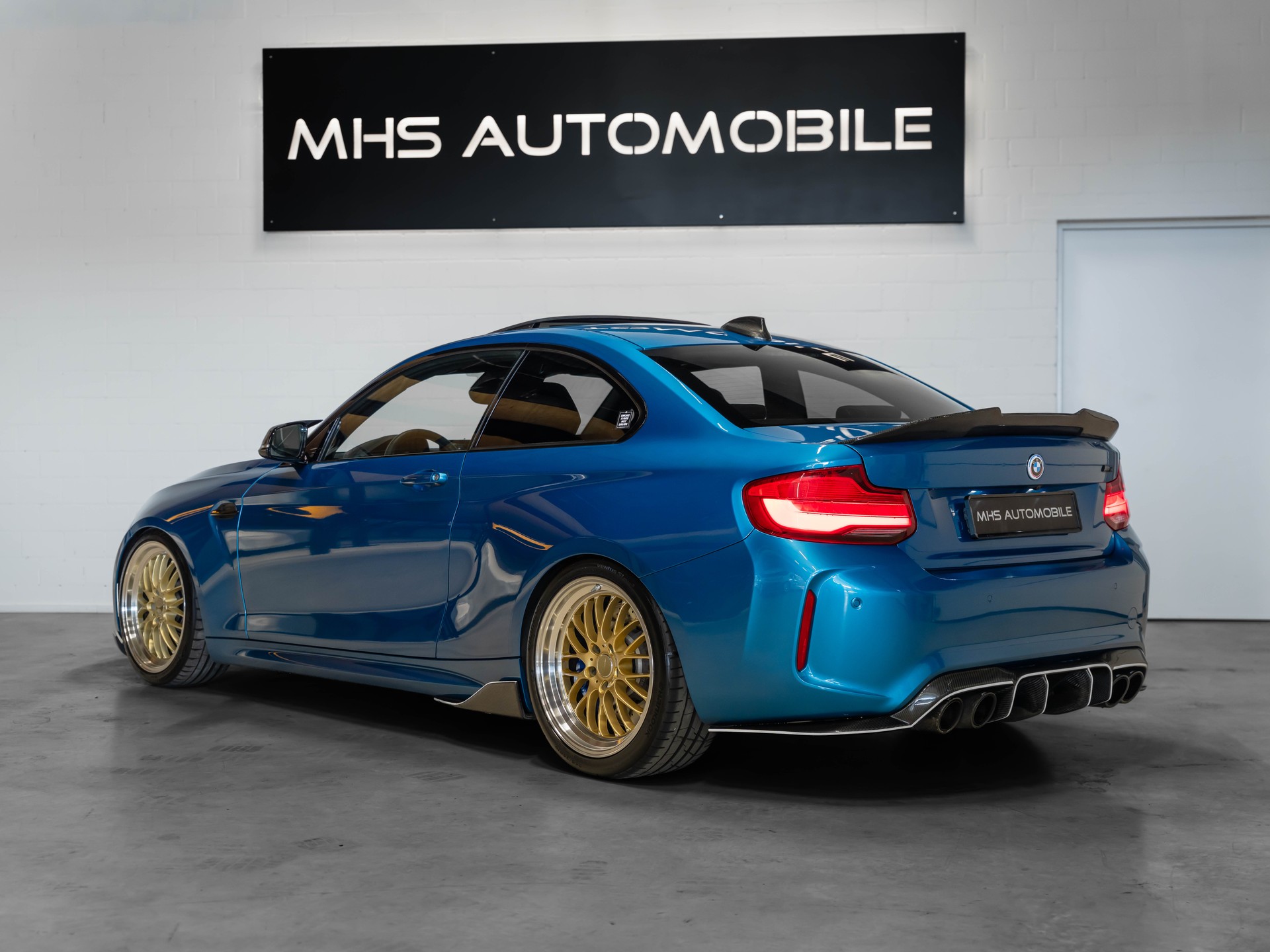 BMW M2 Drivelogic-showroom-element-2