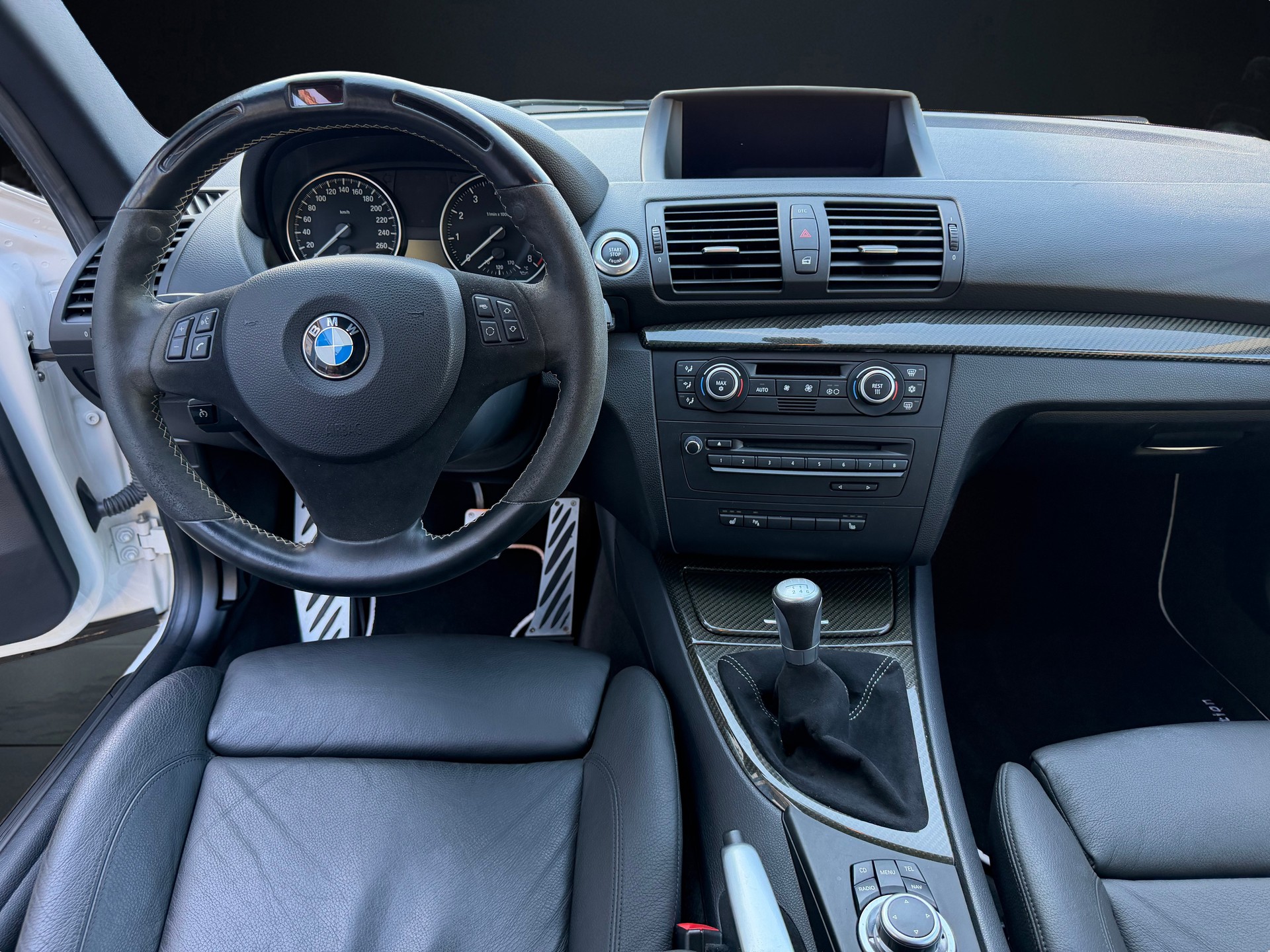BMW 135i Coupé BMW Sauber F1 Edition-image-6