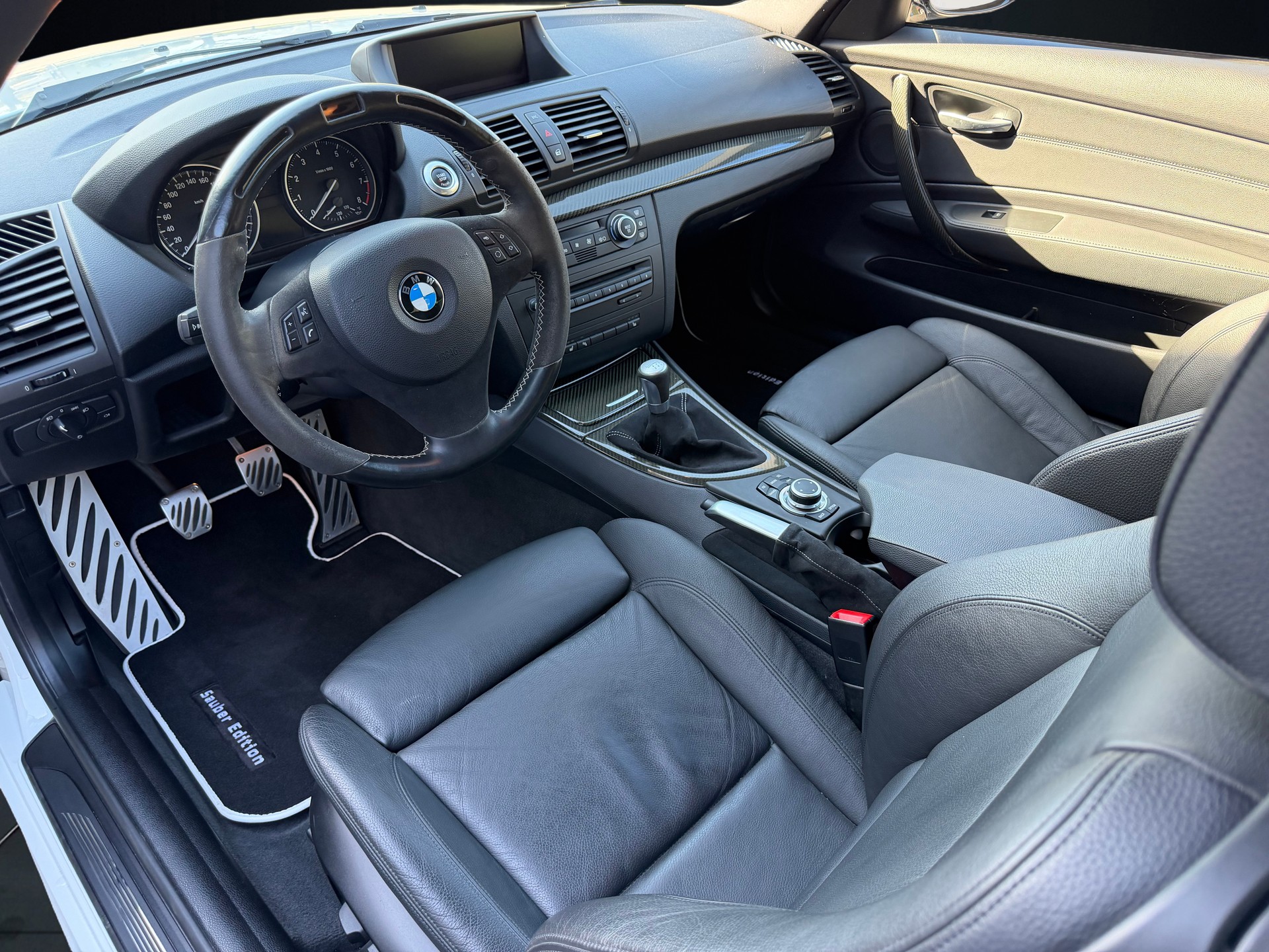 BMW 135i Coupé BMW Sauber F1 Edition-image-4