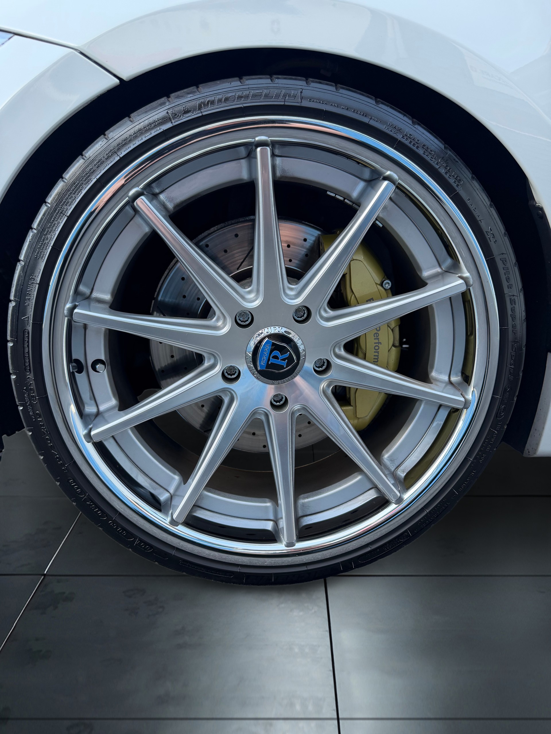 BMW 135i Coupé BMW Sauber F1 Edition-image-11