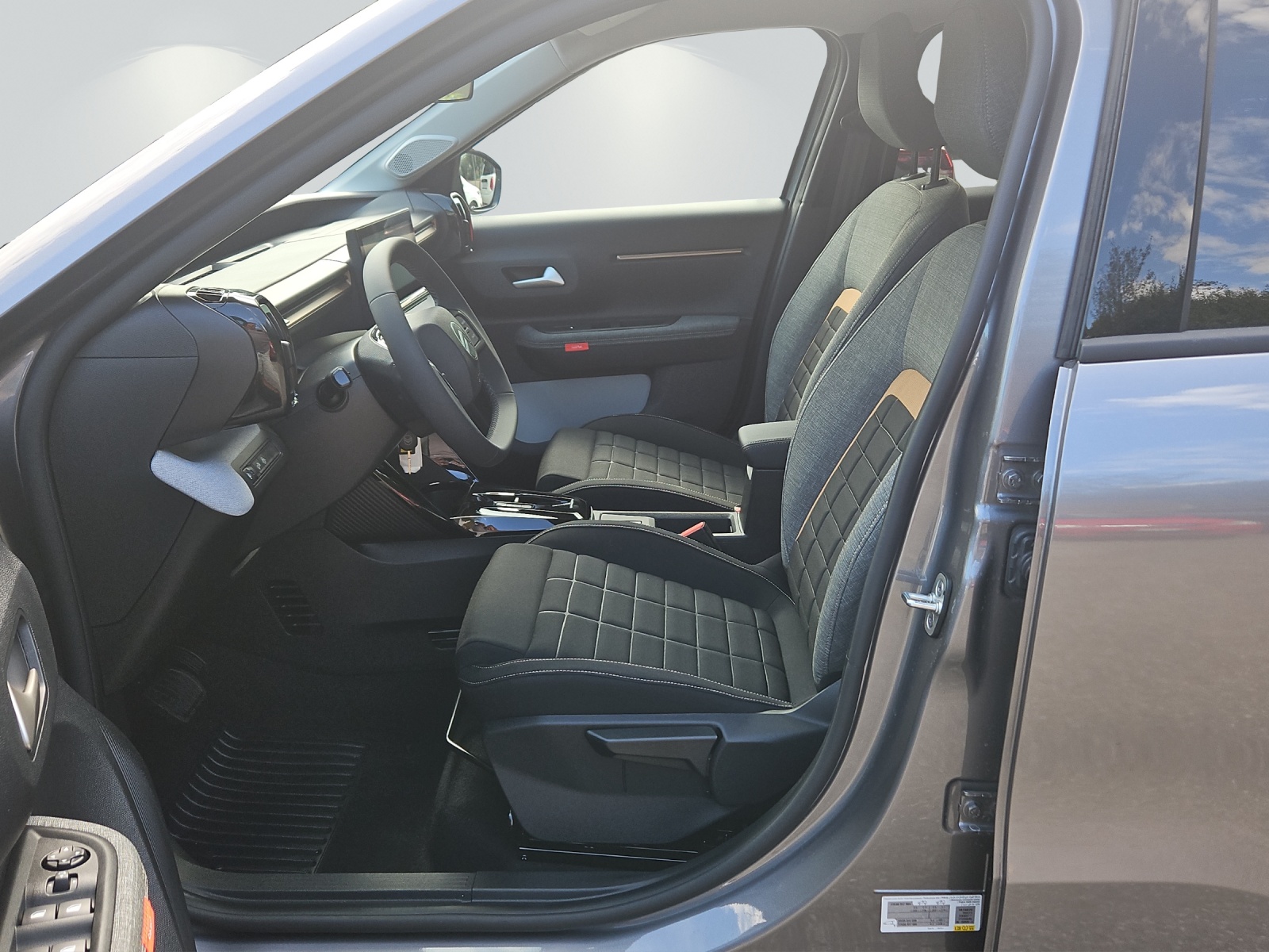 CITROEN C3 Aircross 1.2 Hybrid Plus-image-7