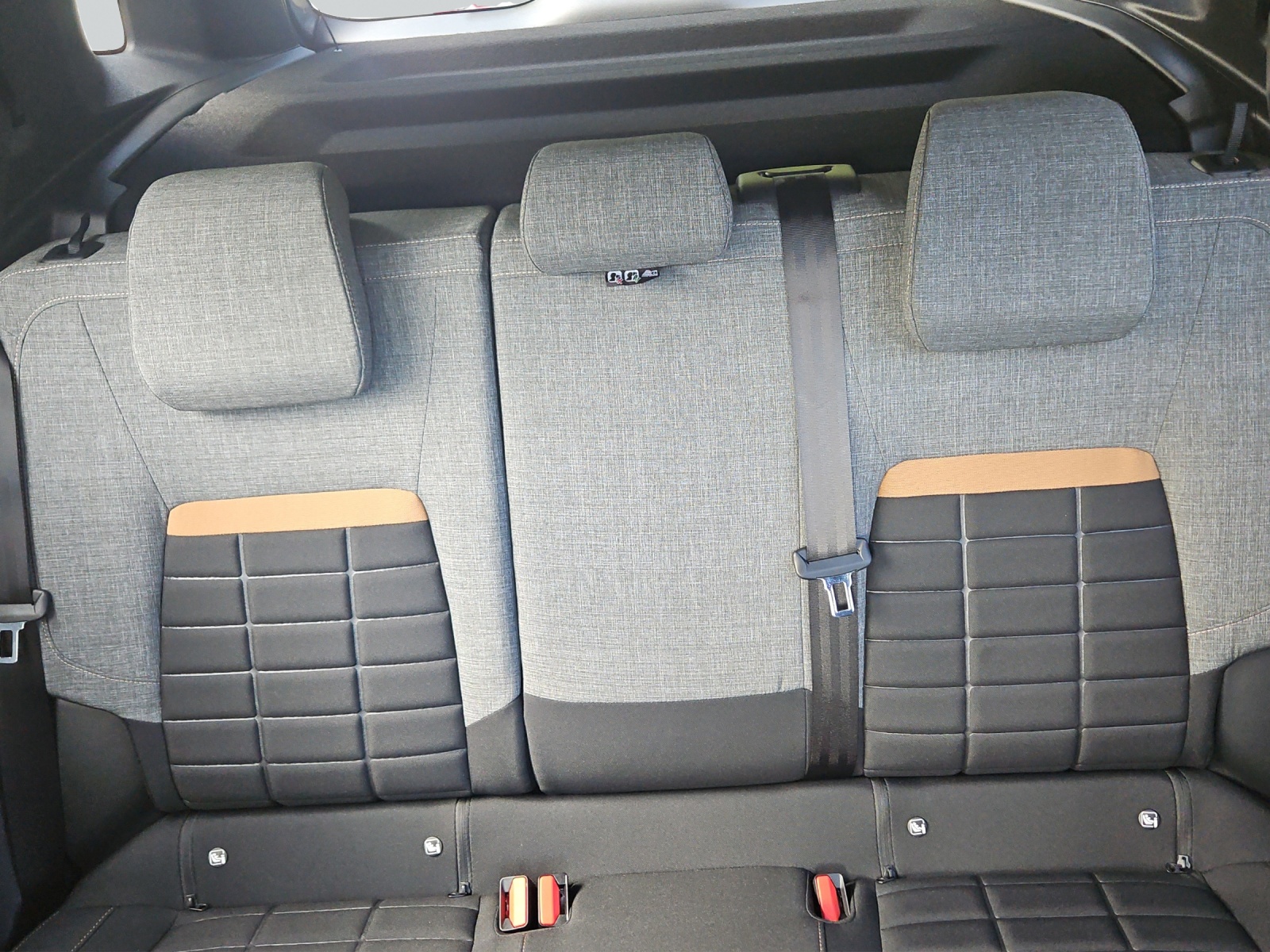 CITROEN C3 Aircross 1.2 Hybrid Plus-image-8
