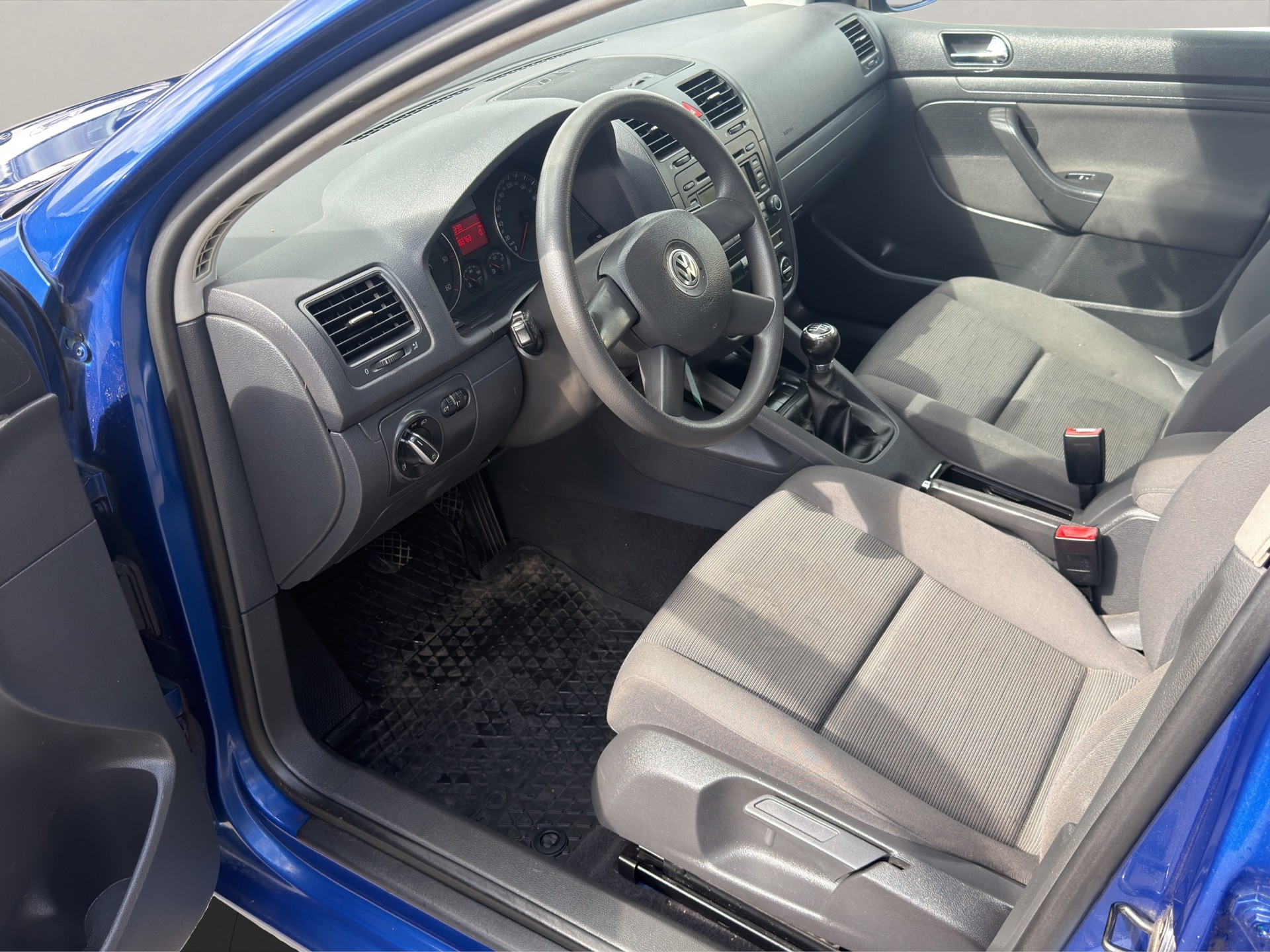 VW Golf 1.9 TDI Comfortline 4Motion-image-8