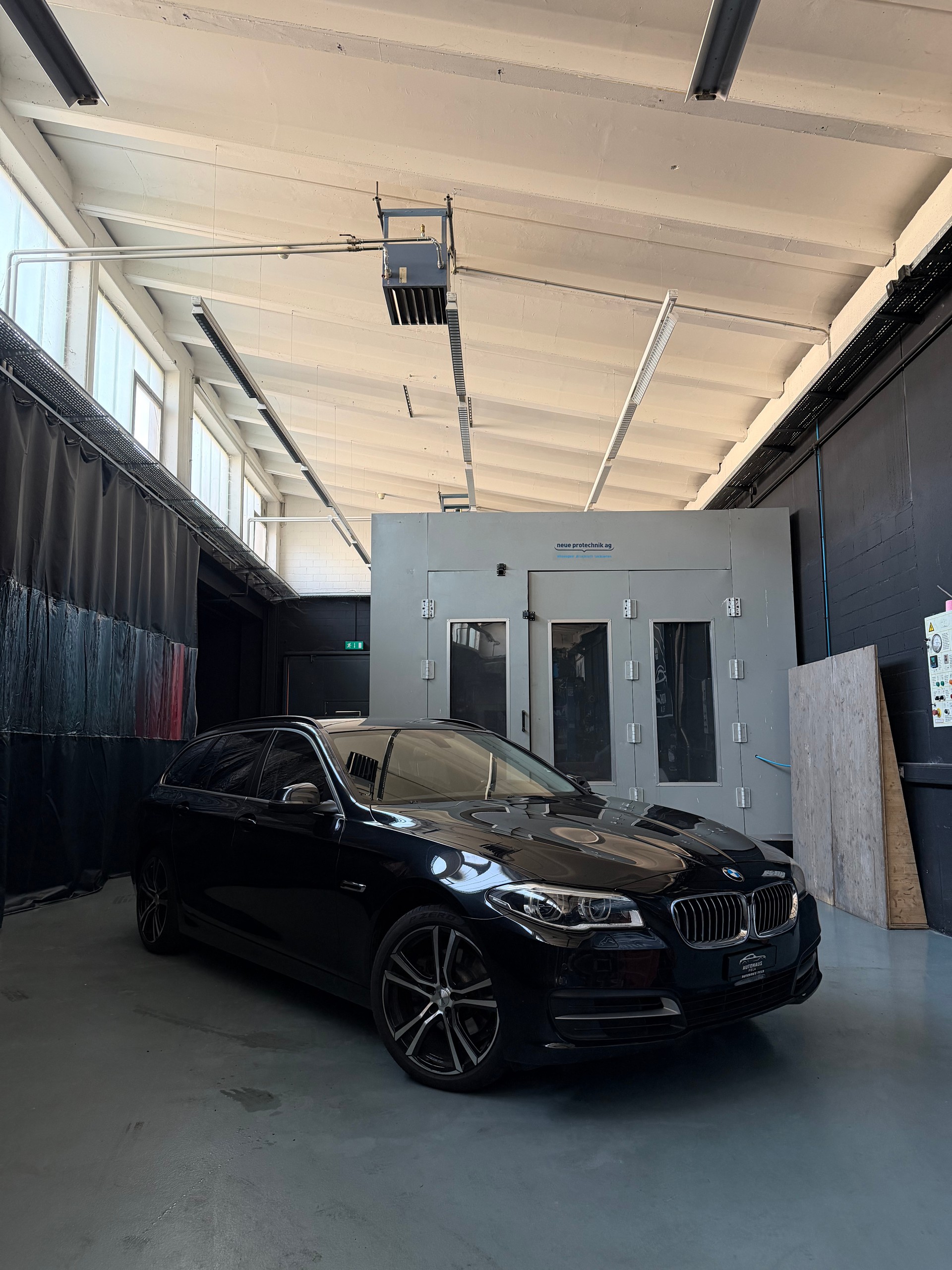 BMW 520d Touring xDrive Luxury Line Steptronic-image-0
