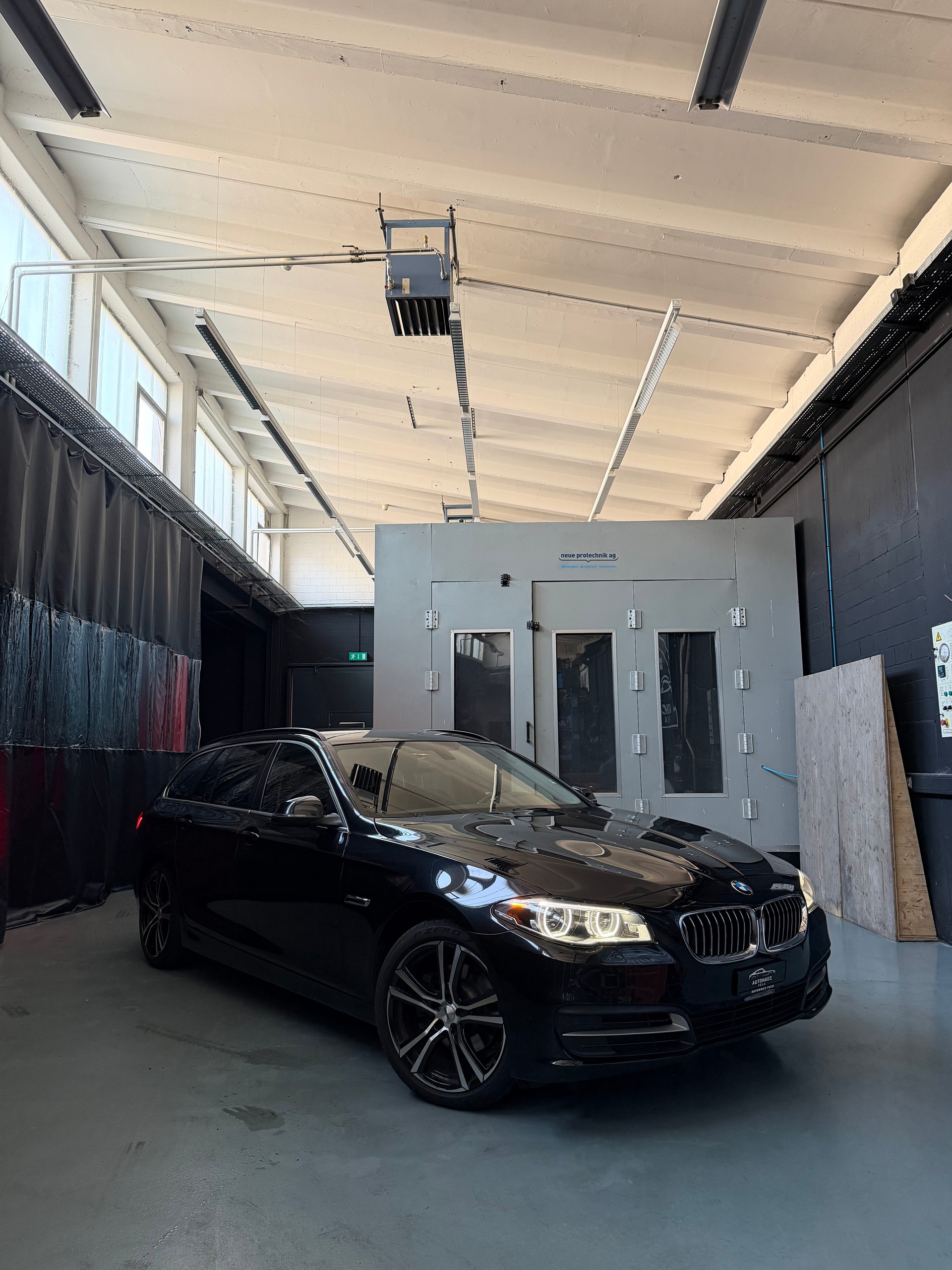 BMW 520d Touring xDrive Luxury Line Steptronic-image-1