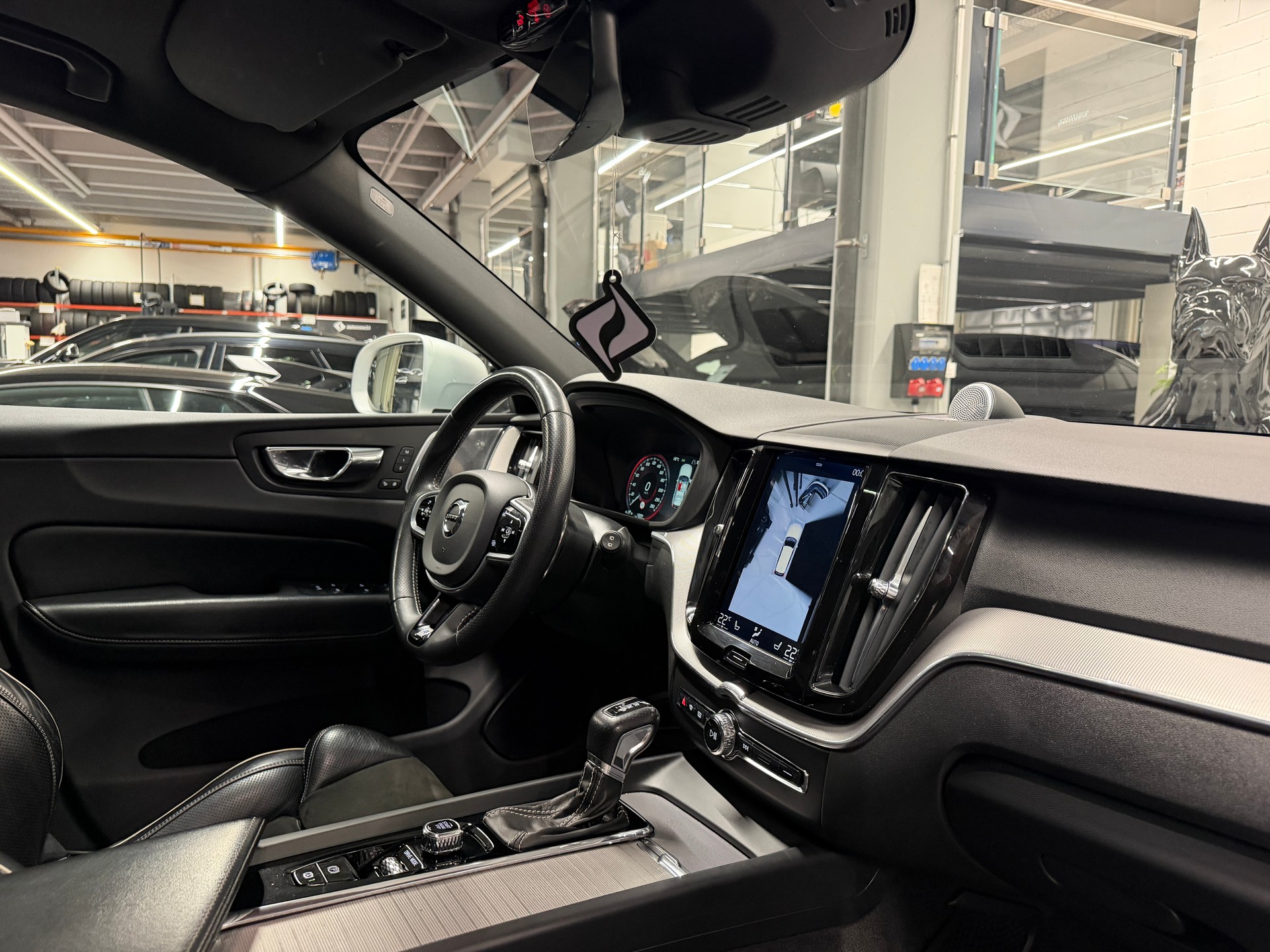 VOLVO XC60 2.0 T6 R-Design AWD *CH-Auto*Gratis Service*Frisch MFK*Garantie*Adaptive Luftfederung*-image-15