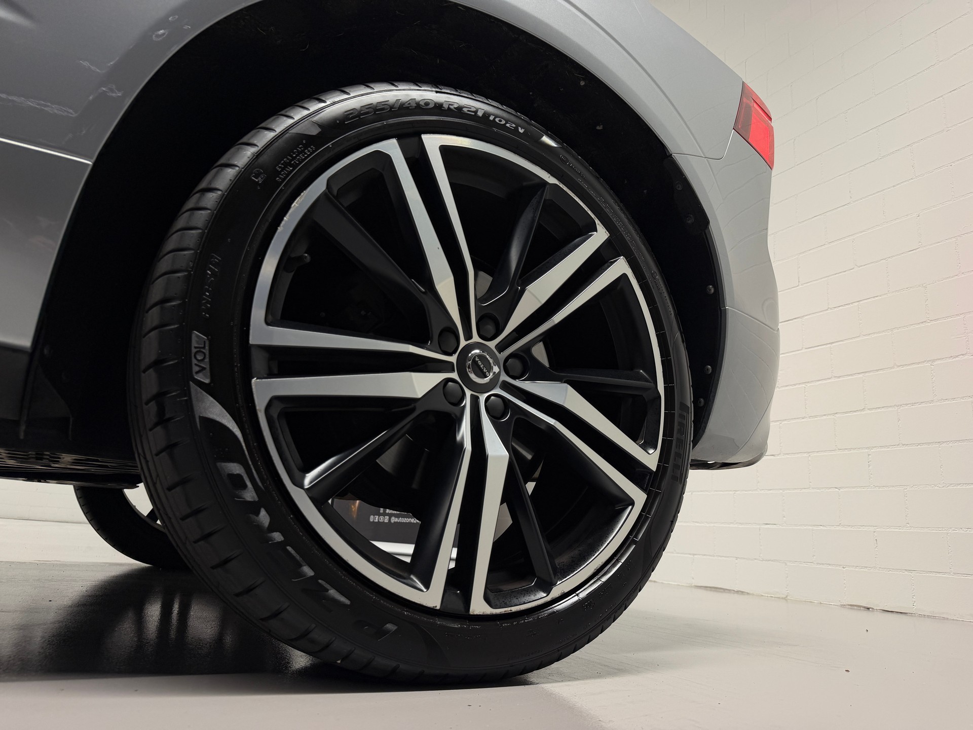 VOLVO XC60 2.0 T6 R-Design AWD *CH-Auto*Gratis Service*Frisch MFK*Garantie*Adaptive Luftfederung*-image-14