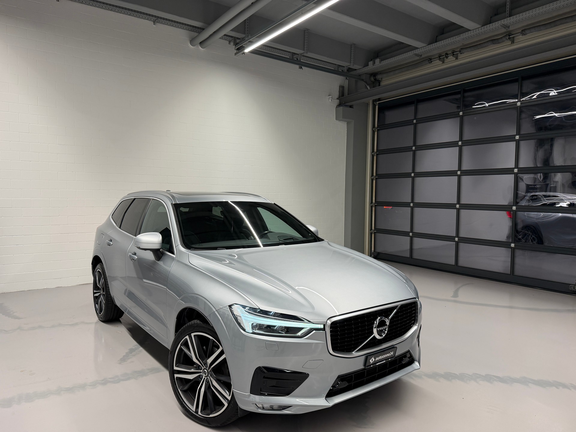 VOLVO XC60 2.0 T6 R-Design AWD *CH-Auto*Gratis Service*Frisch MFK*Garantie*Adaptive Luftfederung*-image-5