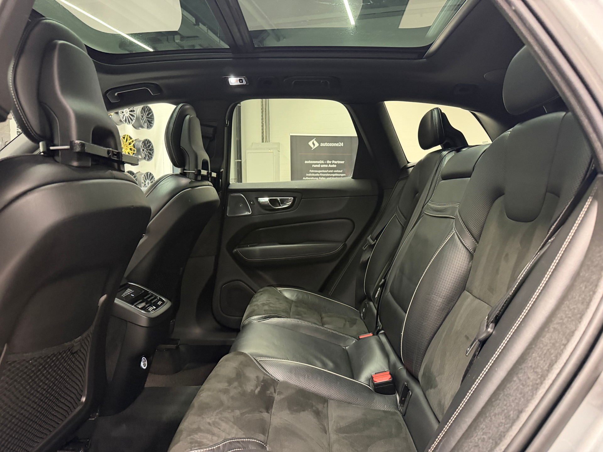 VOLVO XC60 2.0 T6 R-Design AWD *CH-Auto*Gratis Service*Frisch MFK*Garantie*Adaptive Luftfederung*-image-19