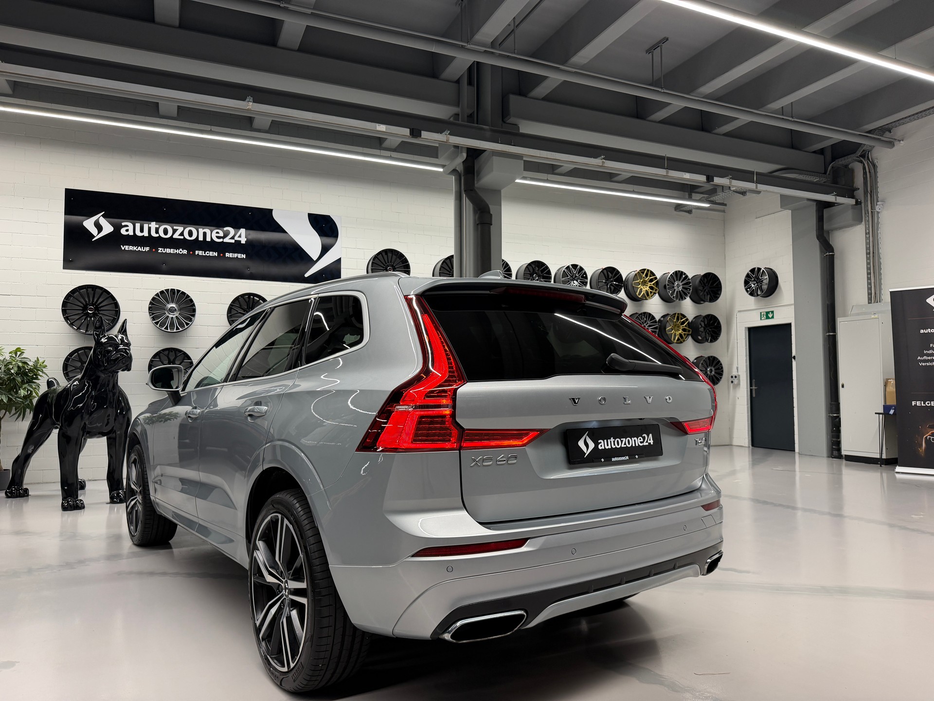 VOLVO XC60 2.0 T6 R-Design AWD *CH-Auto*Gratis Service*Frisch MFK*Garantie*Adaptive Luftfederung*-image-9