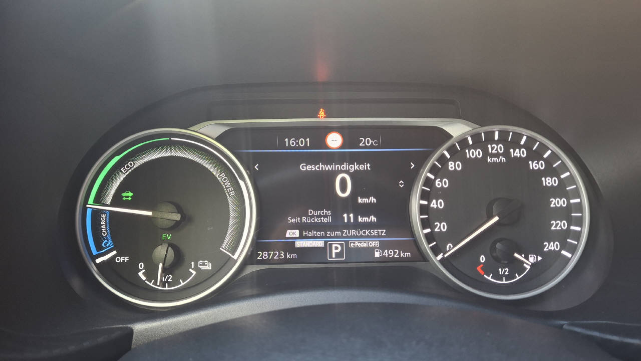 NISSAN Juke 1.6 Hybrid N-Connecta-image-10