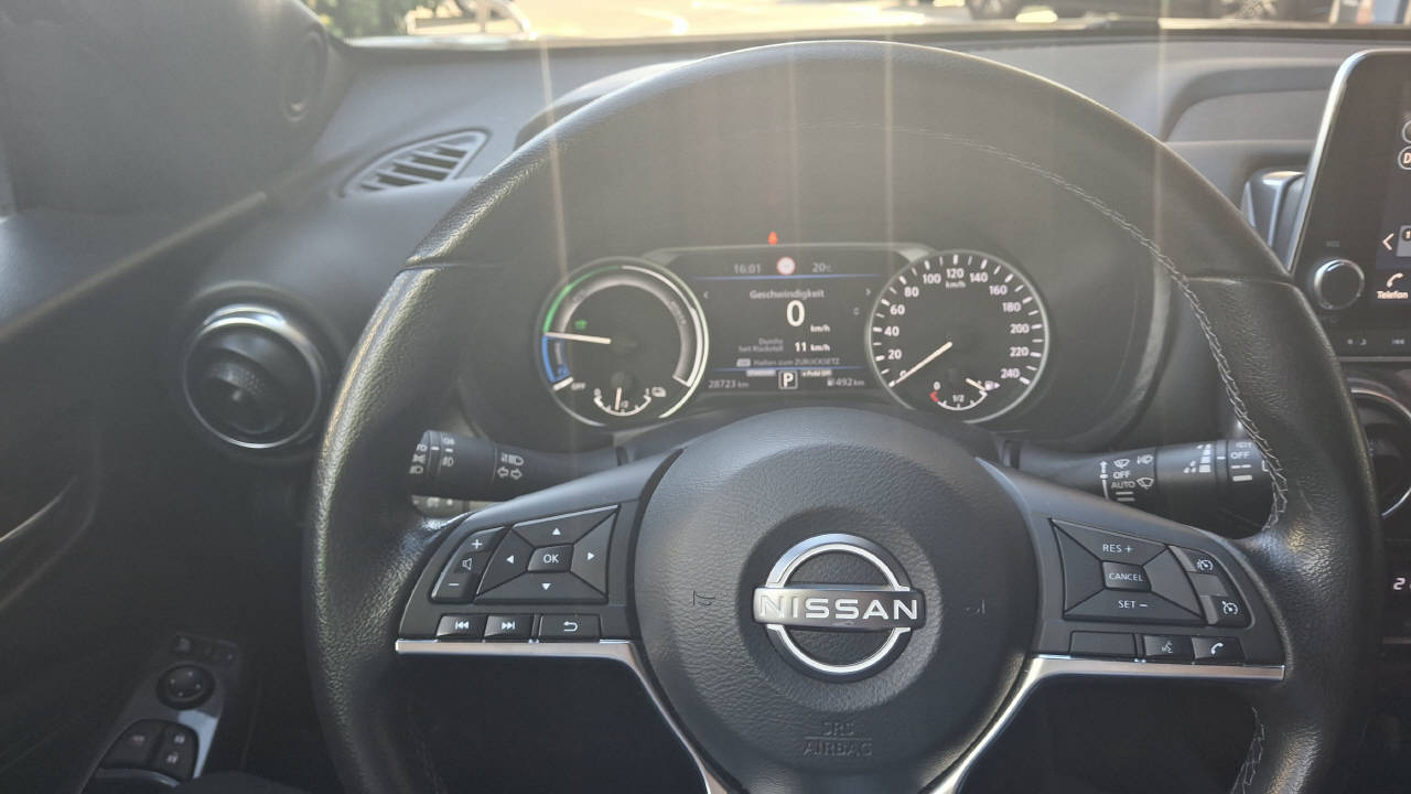 NISSAN Juke 1.6 Hybrid N-Connecta-image-9