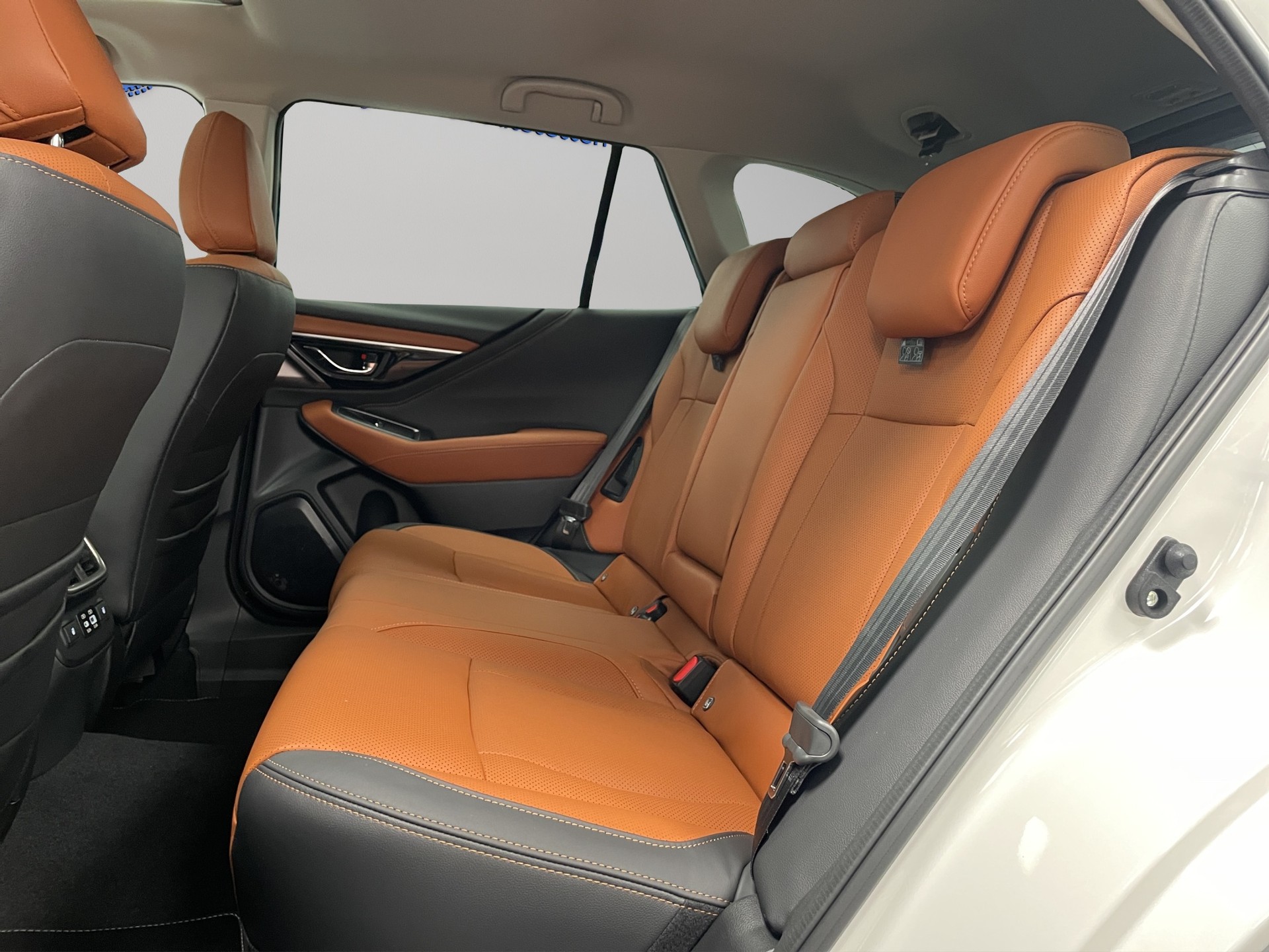 SUBARU Outback 2.5i 30th Anniversary Edition-image-8