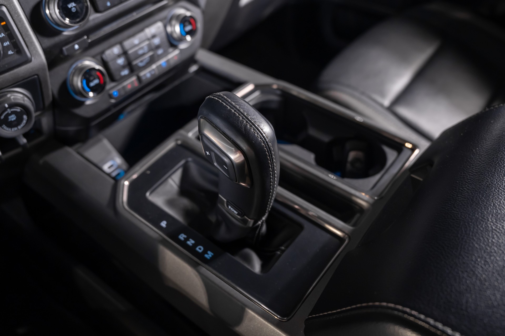 FORD F-150 Raptor CrewCab-image-25