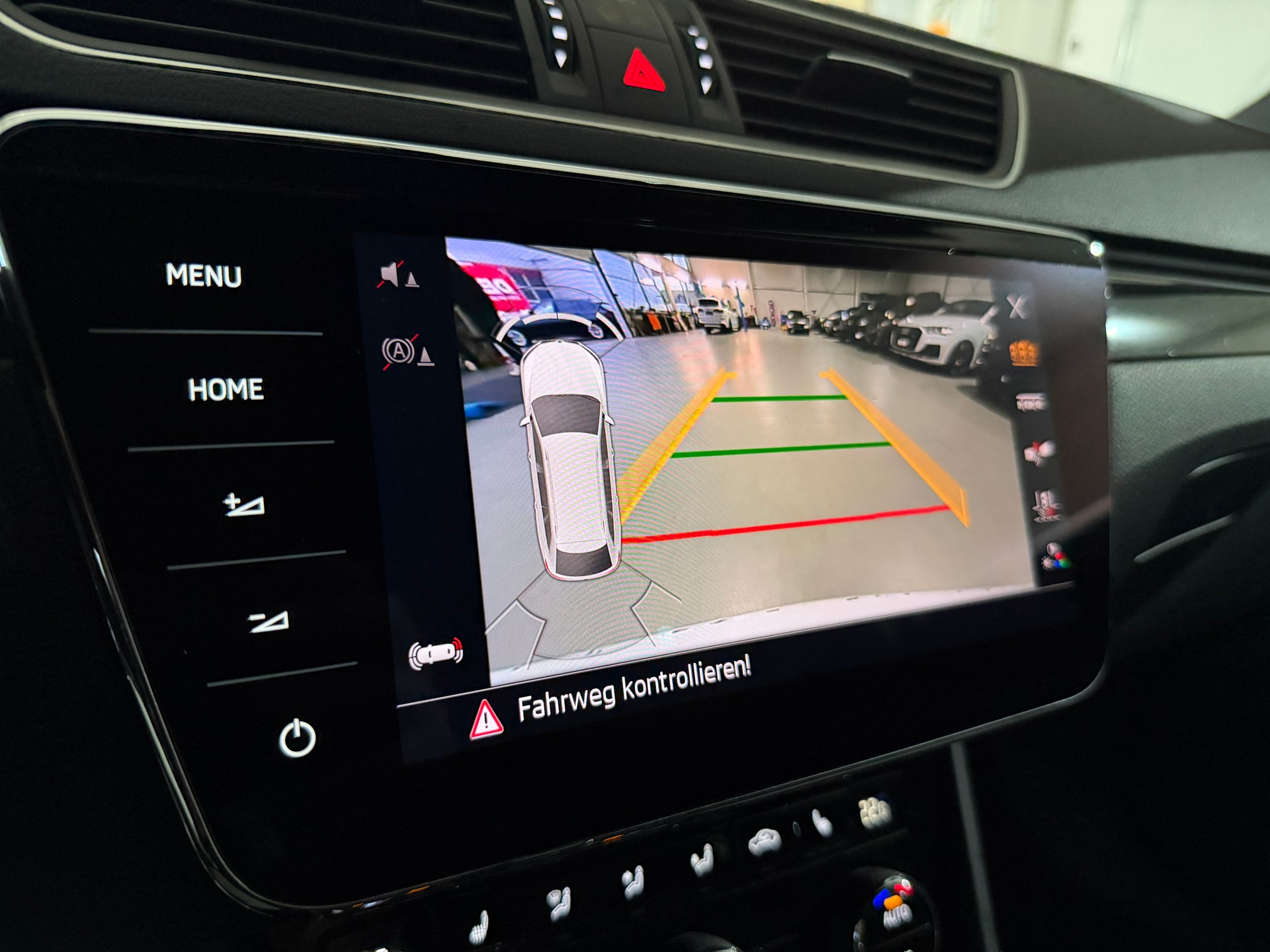 SKODA Superb Combi 2.0 TSI SportLine+ DSG 4x4 (CH)-image-9