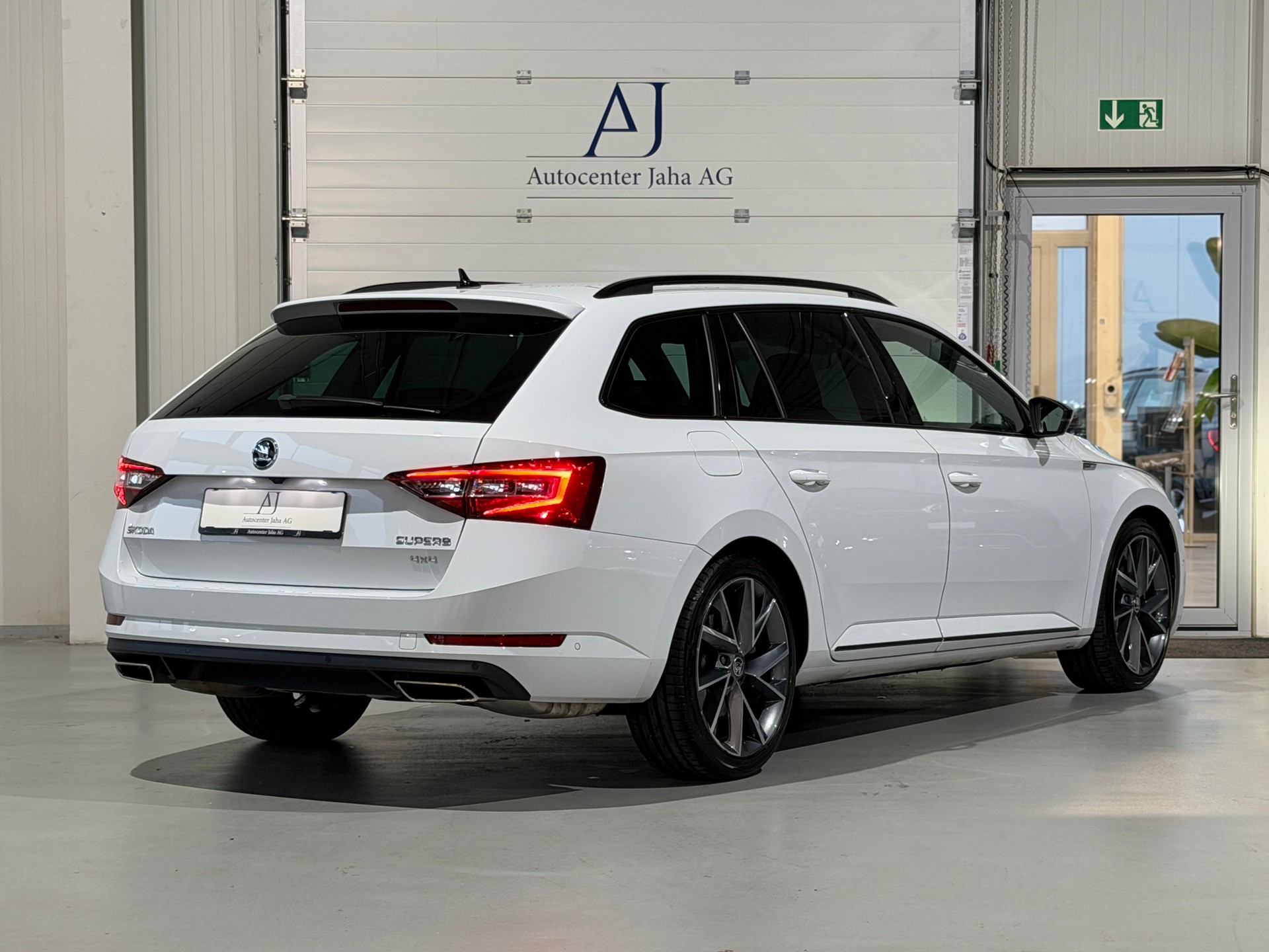 SKODA Superb Combi 2.0 TSI SportLine+ DSG 4x4 (CH)-image-6