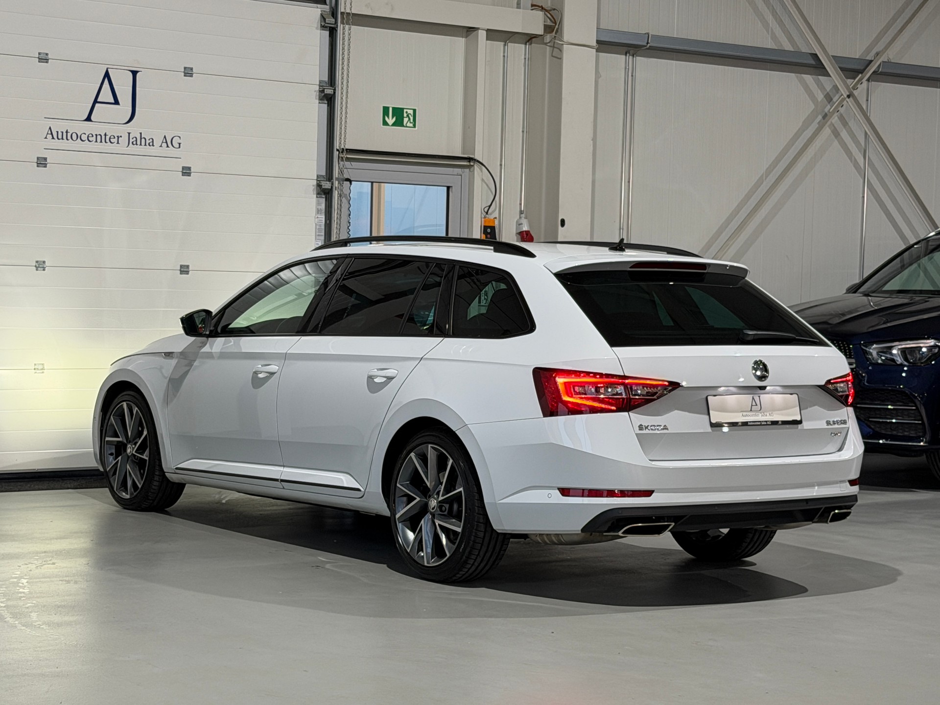 SKODA Superb Combi 2.0 TSI SportLine+ DSG 4x4 (CH)-image-18
