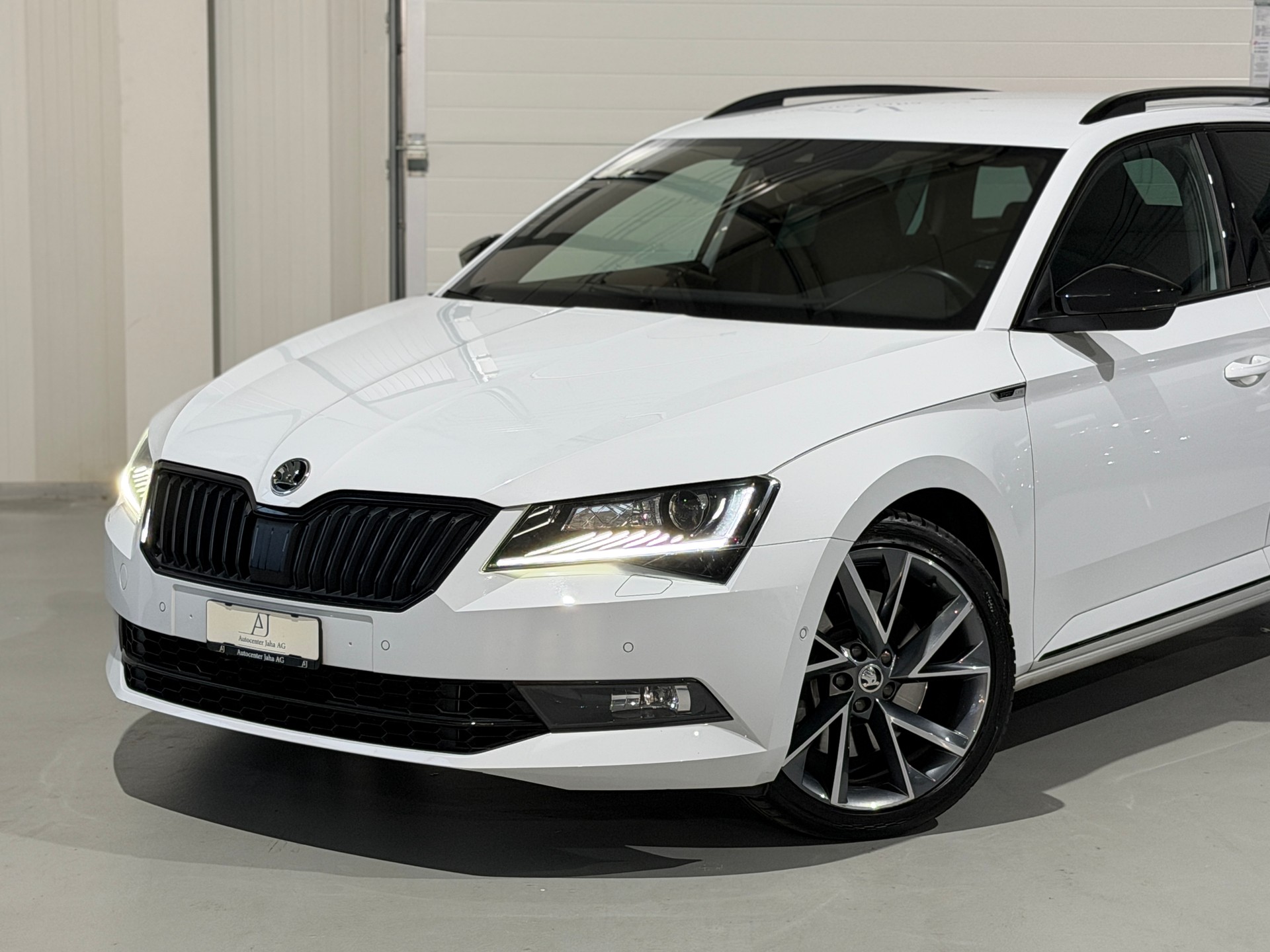 SKODA Superb Combi 2.0 TSI SportLine+ DSG 4x4 (CH)-image-1