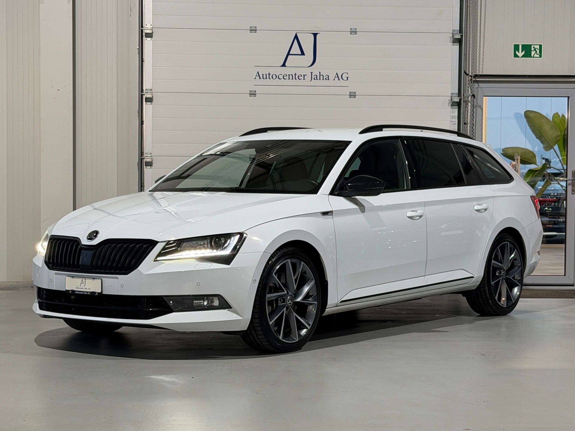 SKODA Superb Combi 2.0 TSI SportLine+ DSG 4x4 (CH)-image-2