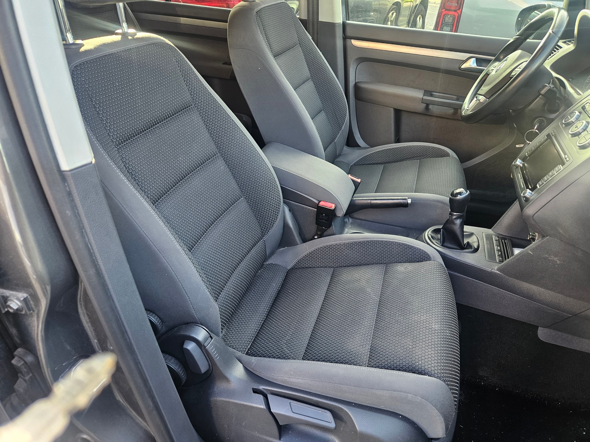 VW Touran 1.6 TDI Comfortline-image-11