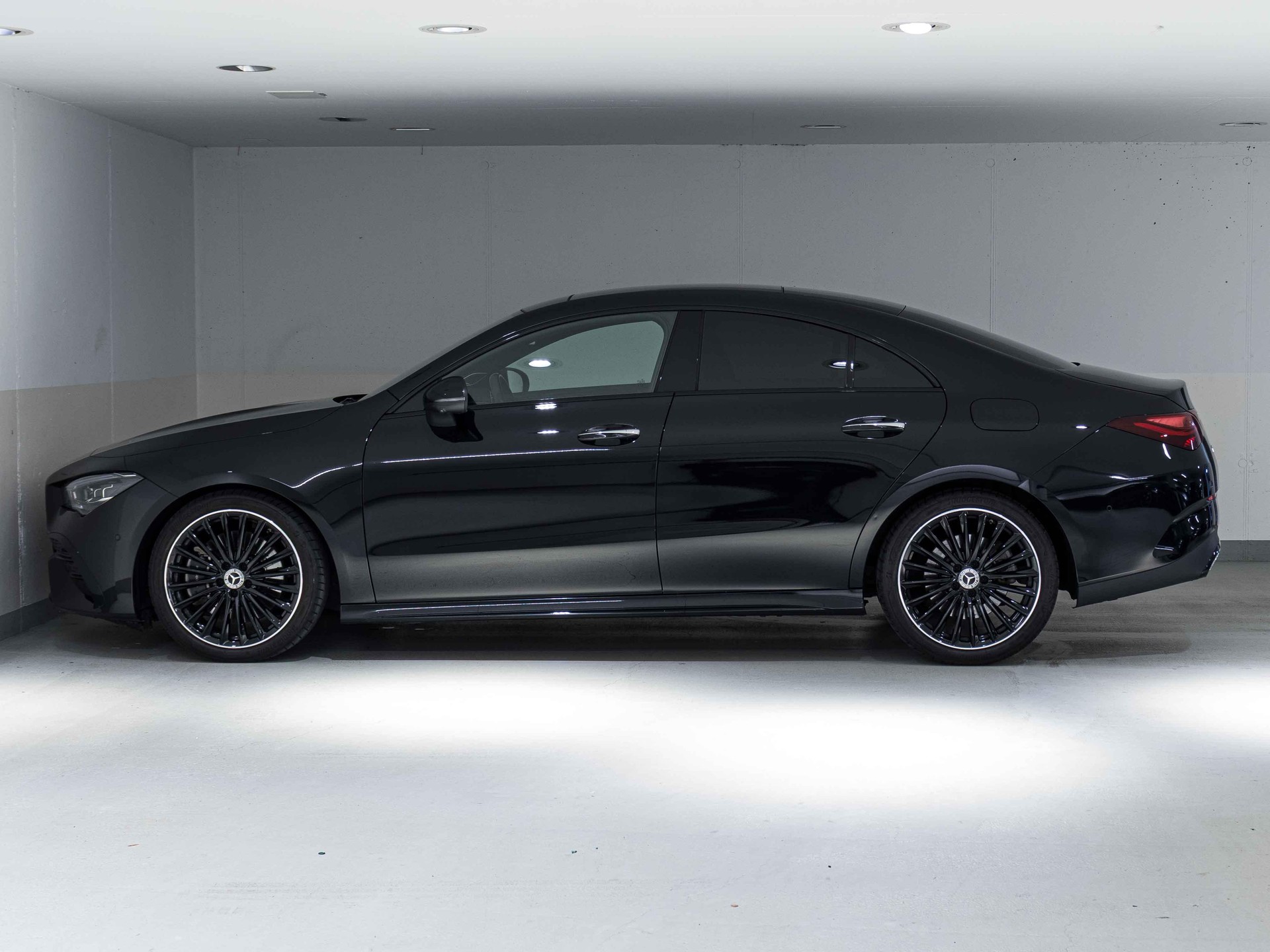 MERCEDES-BENZ CLA 250 4MATIC Coupé-image-5