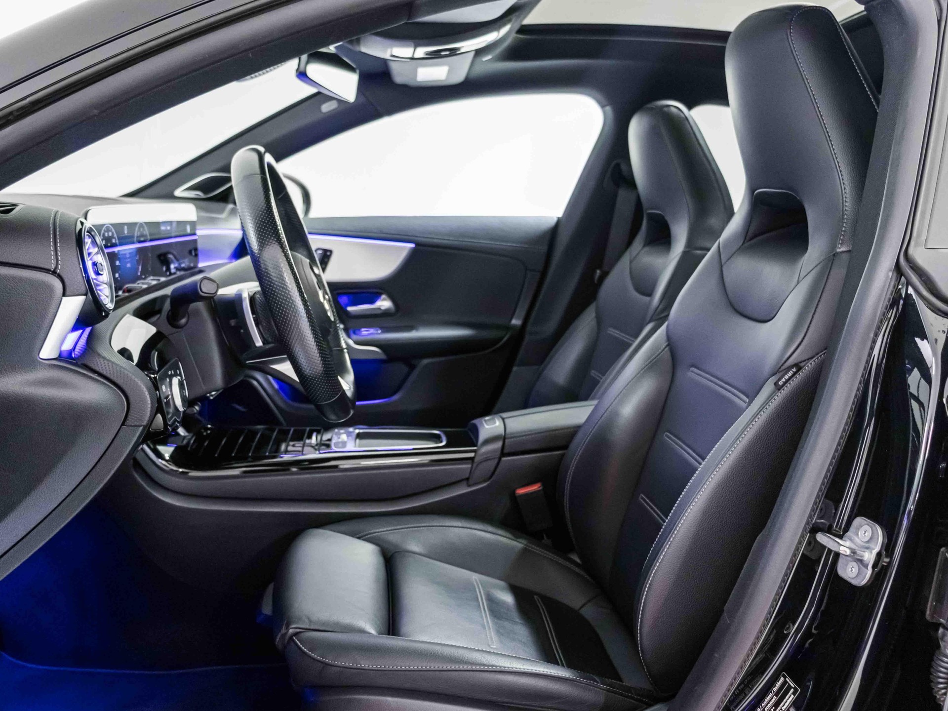 MERCEDES-BENZ CLA 250 4MATIC Coupé-image-7