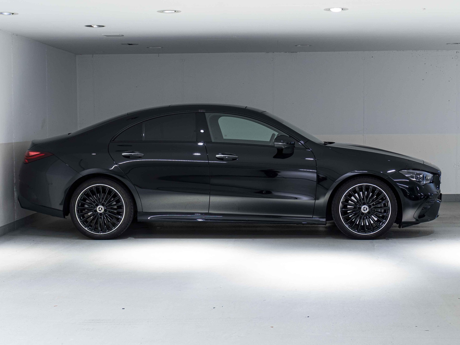 MERCEDES-BENZ CLA 250 4MATIC Coupé-image-2