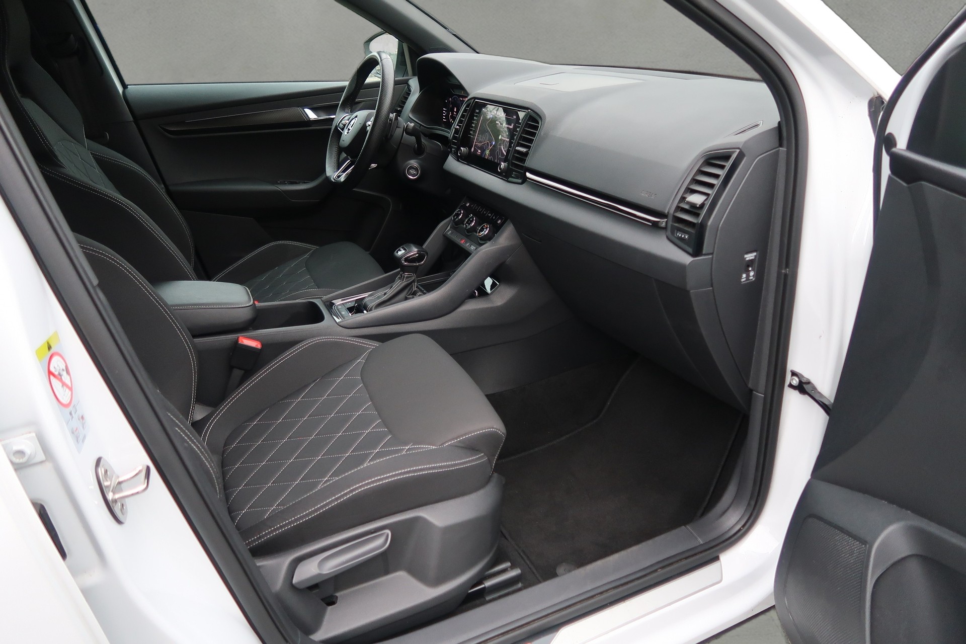SKODA Karoq 2.0 TSI SportLine 4x4 DSG-image-12