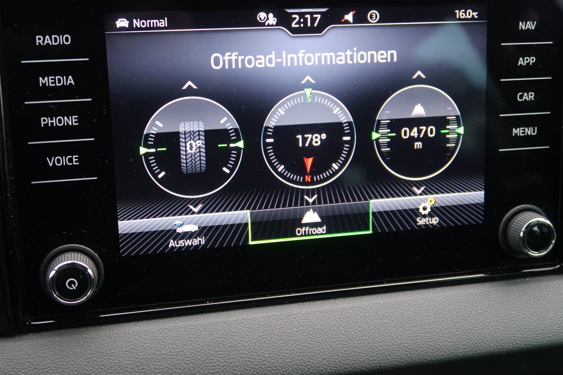 SKODA Karoq 2.0 TSI SportLine 4x4 DSG-image-22