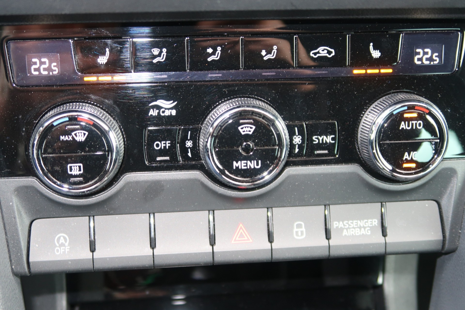 SKODA Karoq 2.0 TSI SportLine 4x4 DSG-image-19