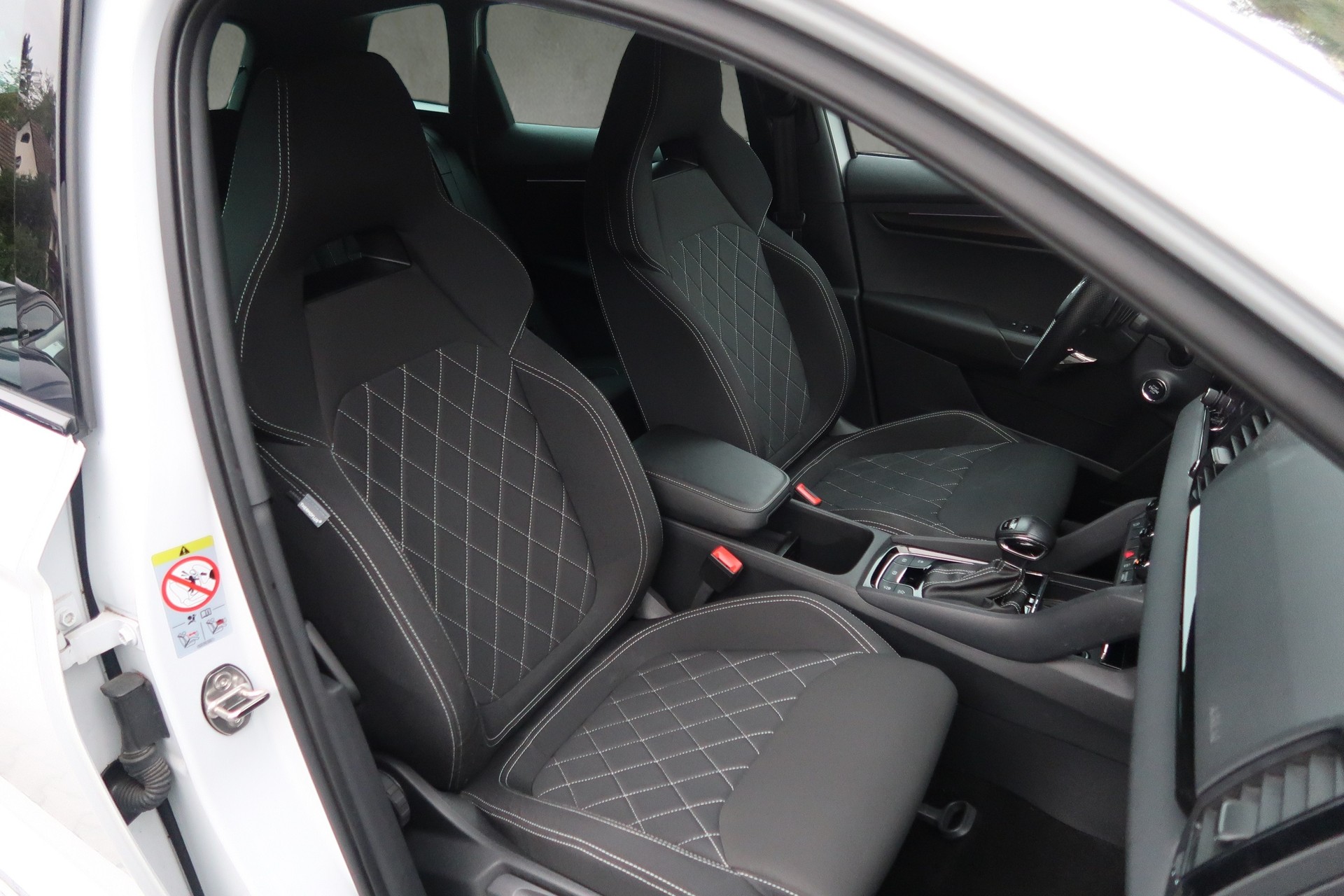 SKODA Karoq 2.0 TSI SportLine 4x4 DSG-image-13