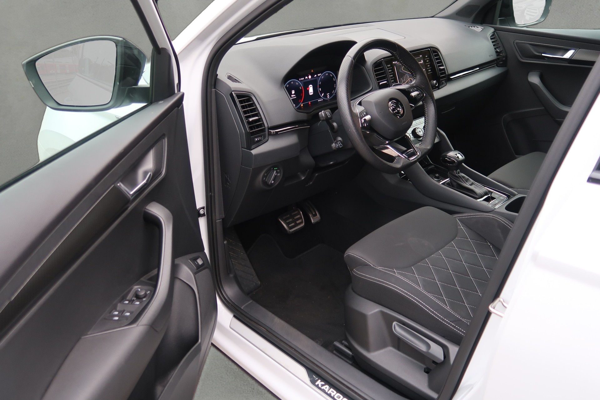 SKODA Karoq 2.0 TSI SportLine 4x4 DSG-image-7