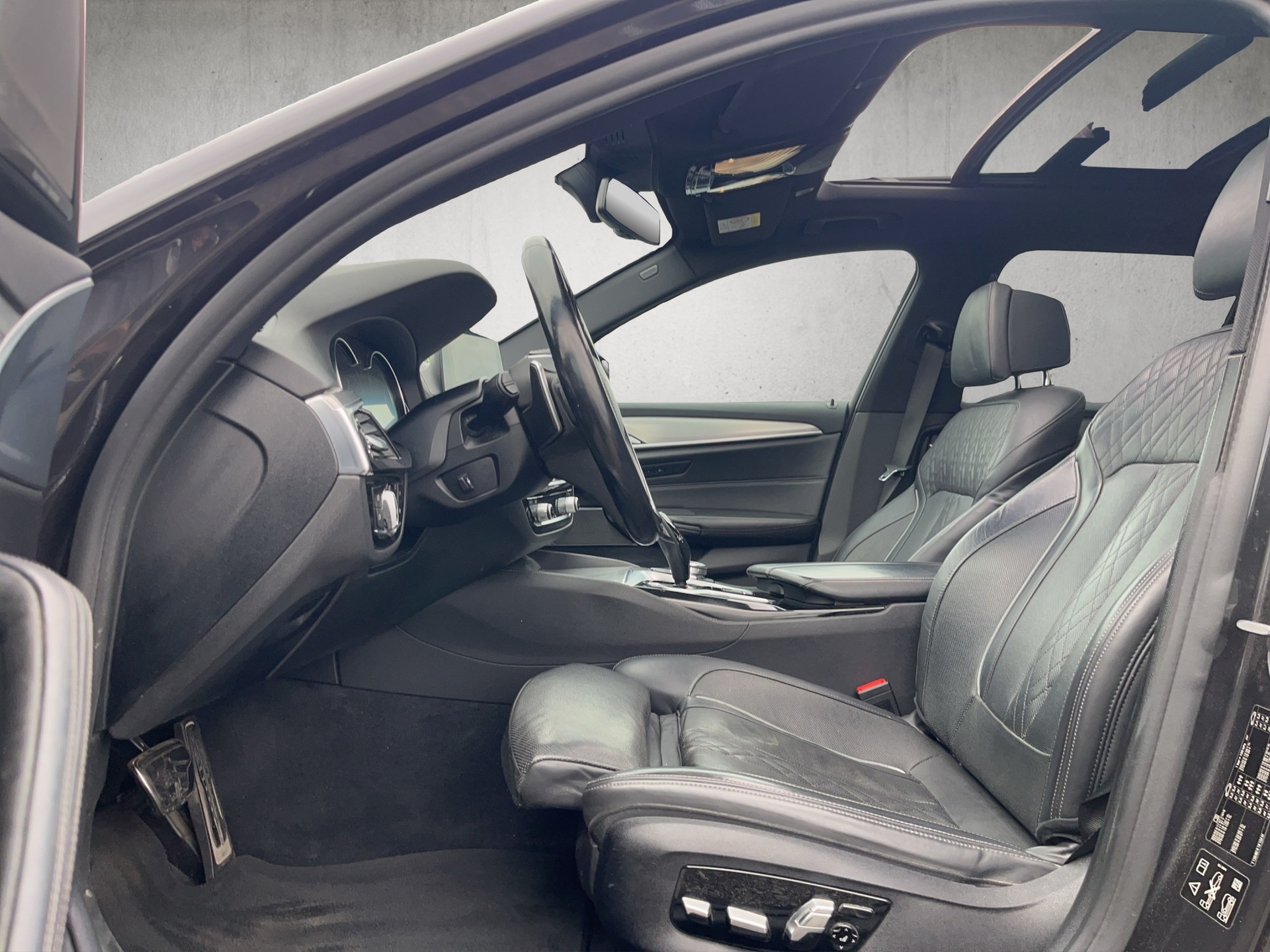 BMW 540i xDrive Touring Luxury Line Steptronic-image-9
