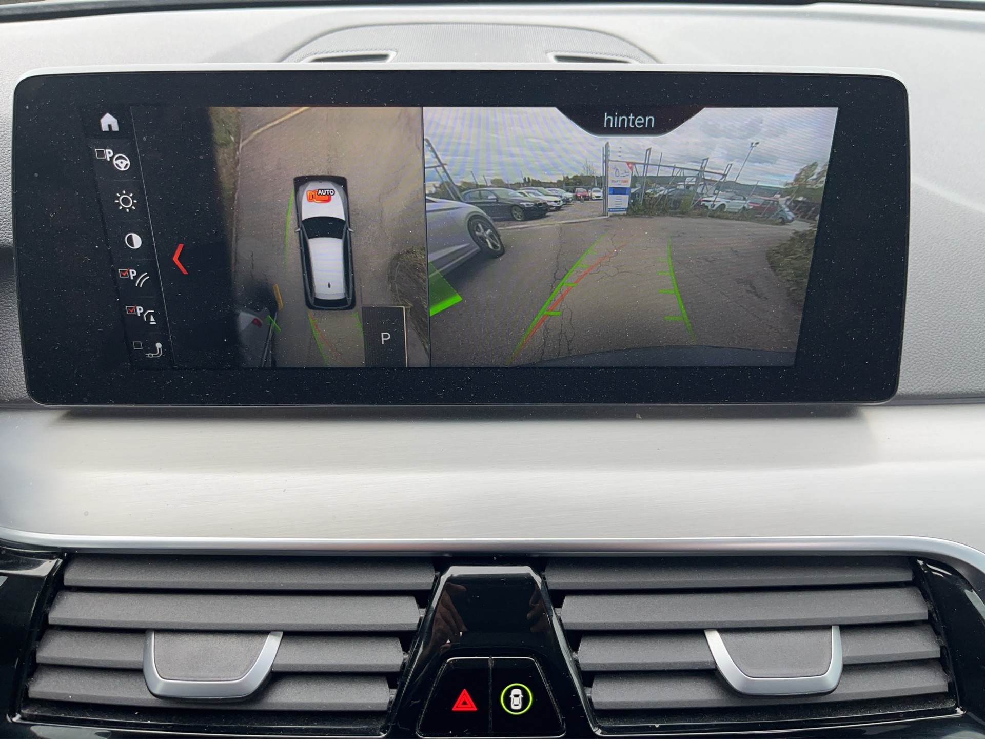 BMW 540i xDrive Touring Luxury Line Steptronic-image-15