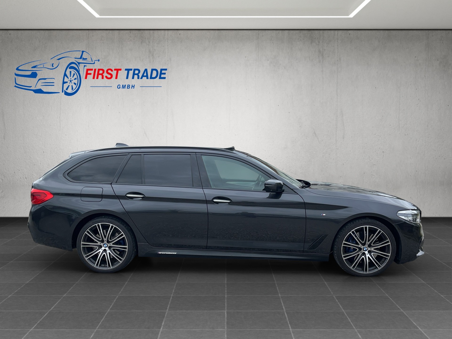 BMW 540i xDrive Touring Luxury Line Steptronic-image-3