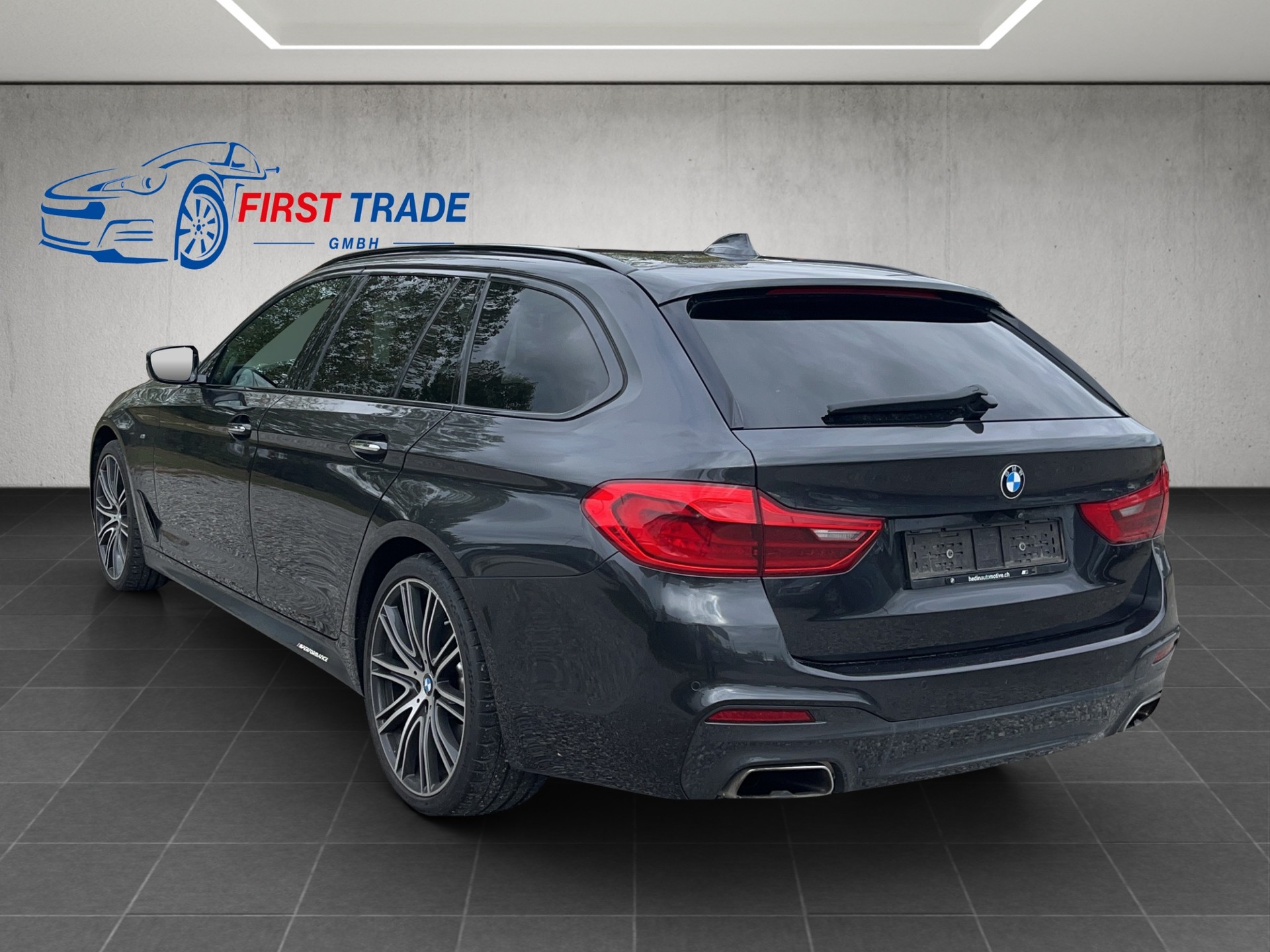 BMW 540i xDrive Touring Luxury Line Steptronic-image-6
