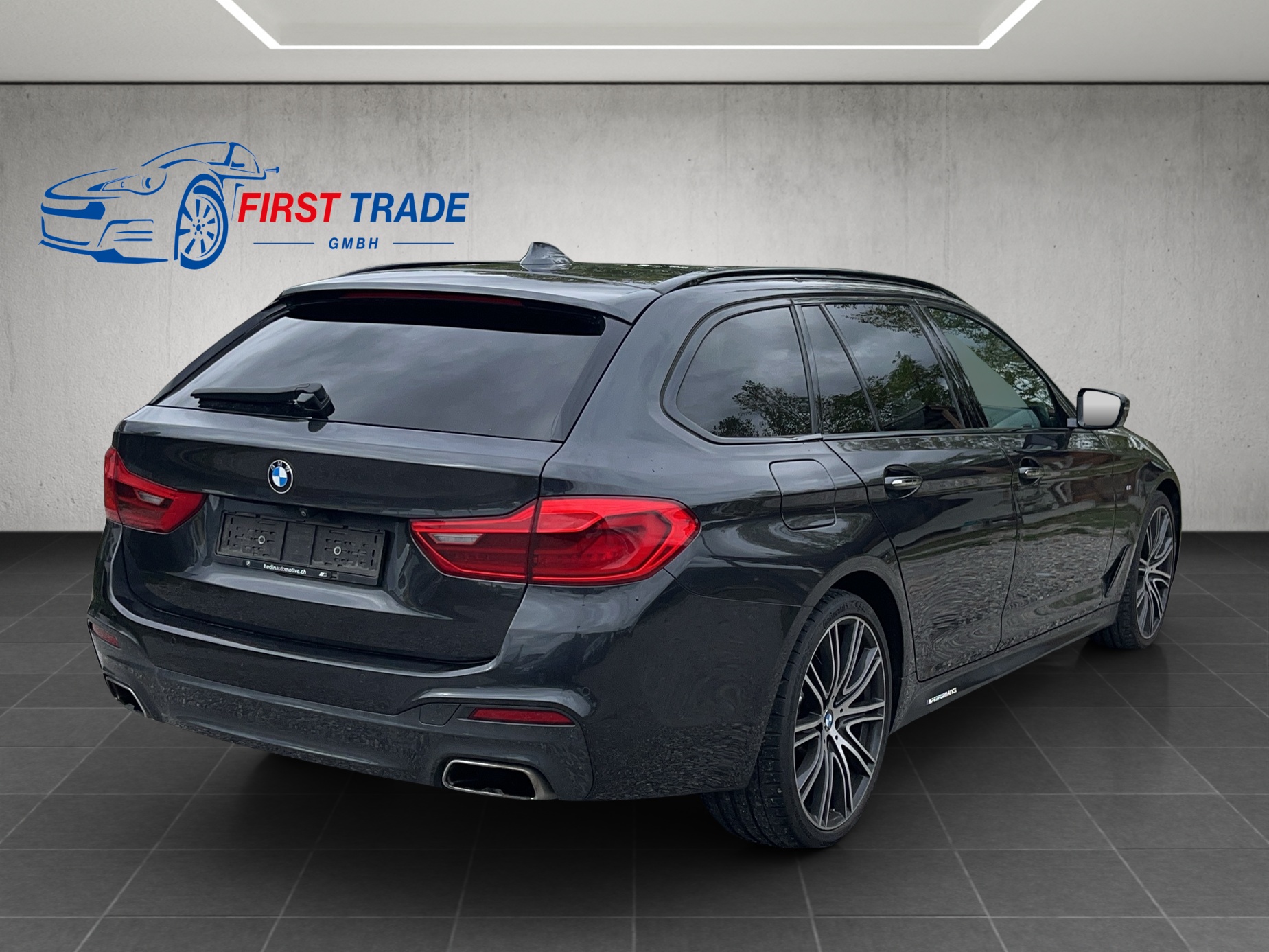 BMW 540i xDrive Touring Luxury Line Steptronic-image-4