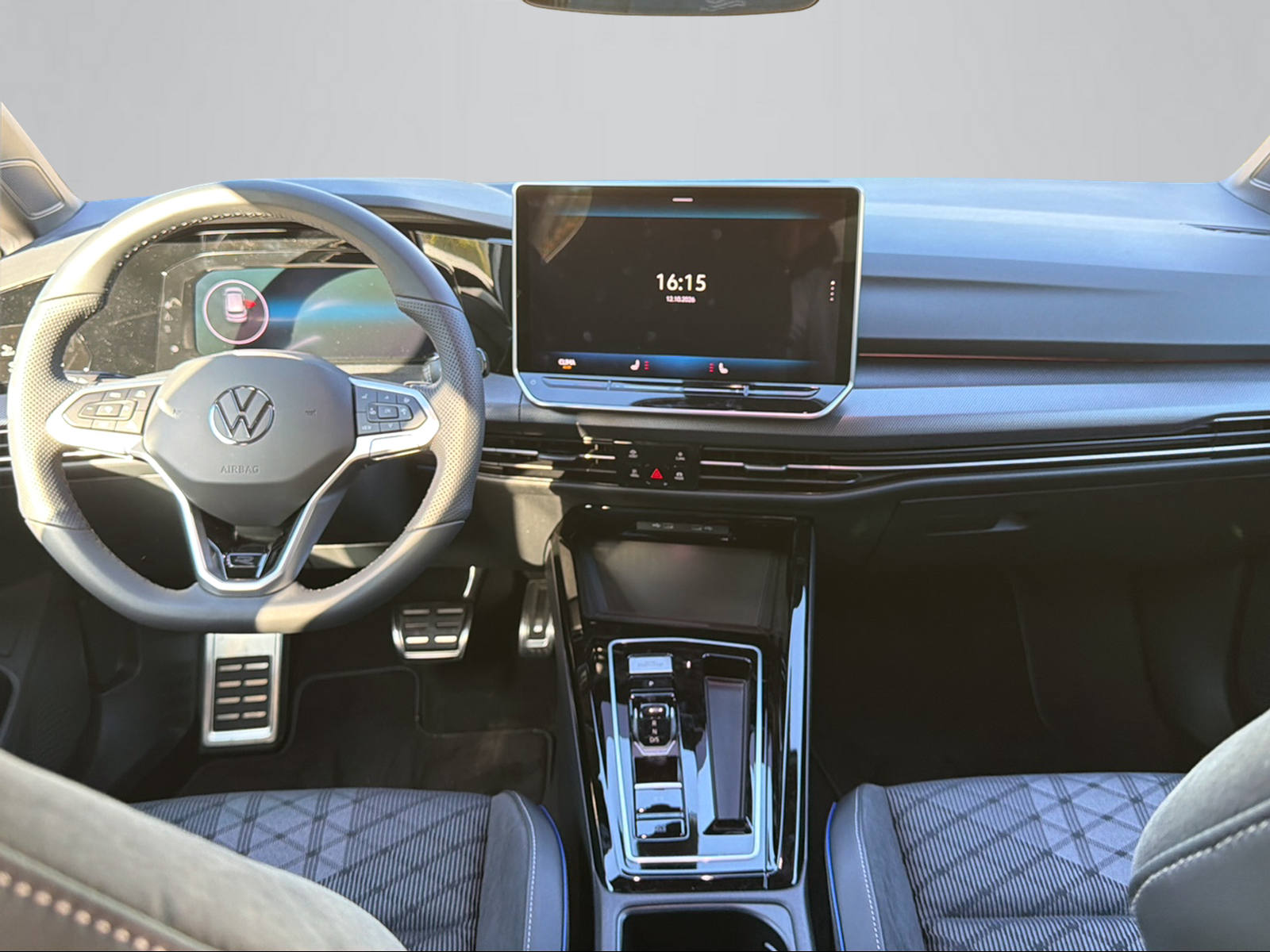 VW Golf 1.5 e TSI mHEV R-Line DSG-image-11