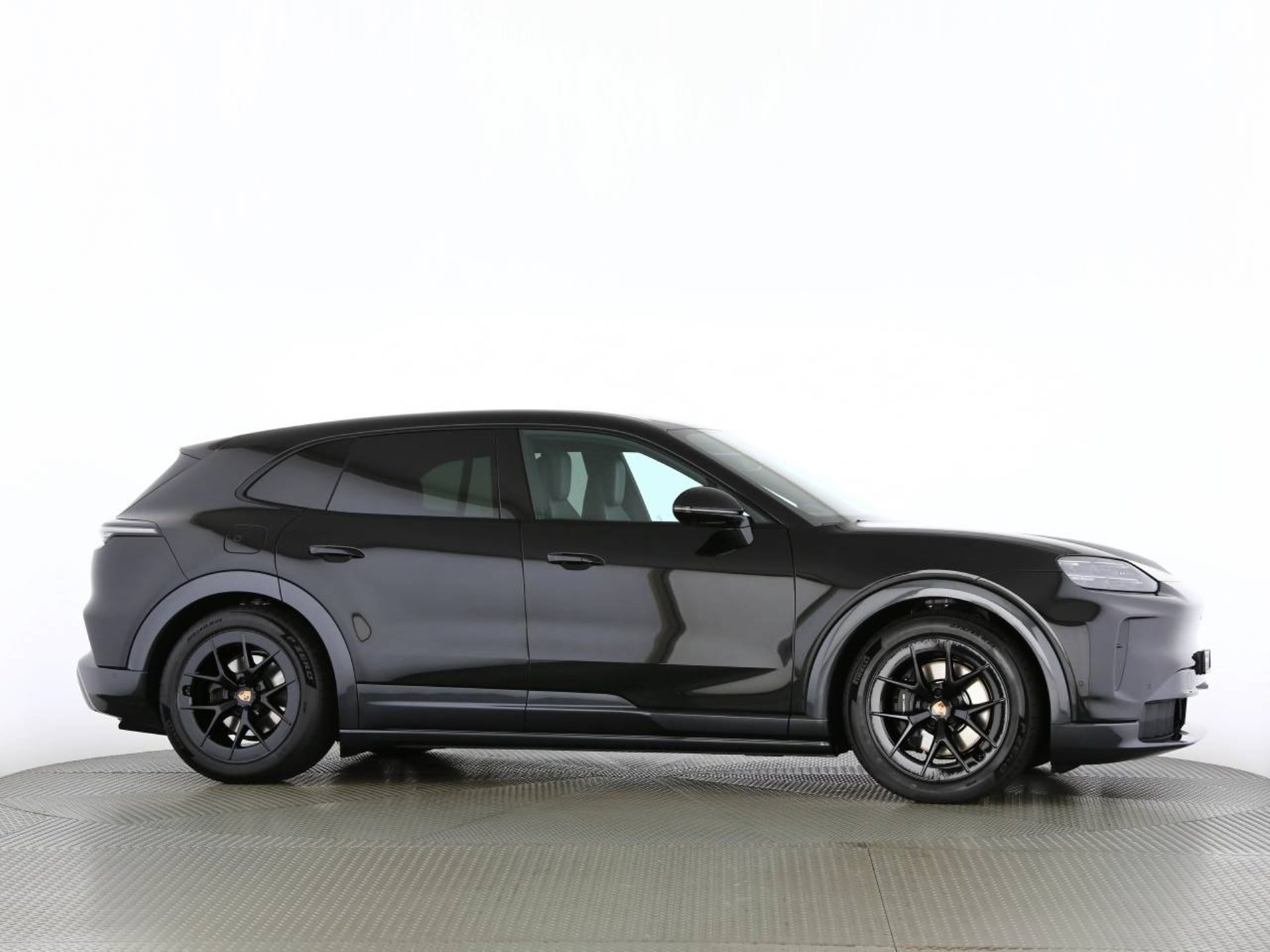 PORSCHE Cayenne Electric-image-26