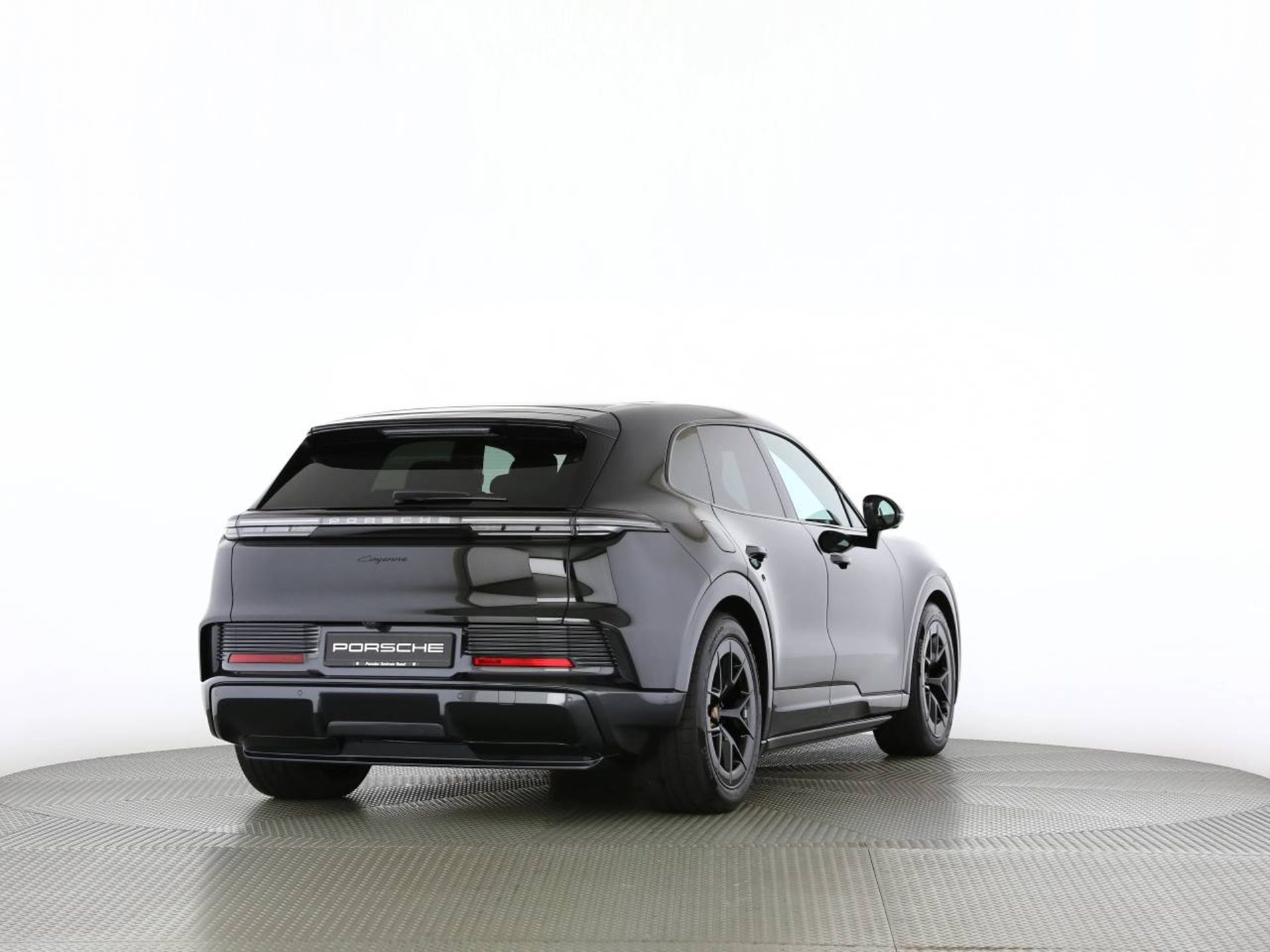 PORSCHE Cayenne Electric-image-20