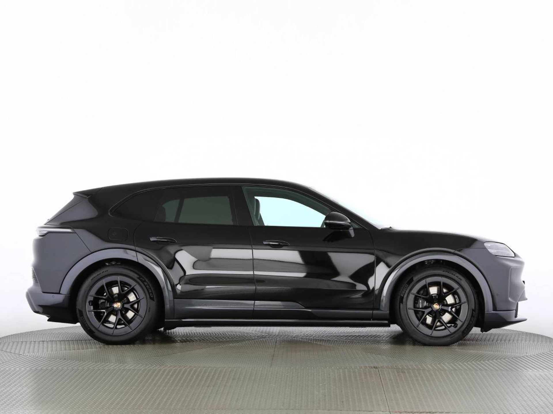 PORSCHE Cayenne Electric-image-25
